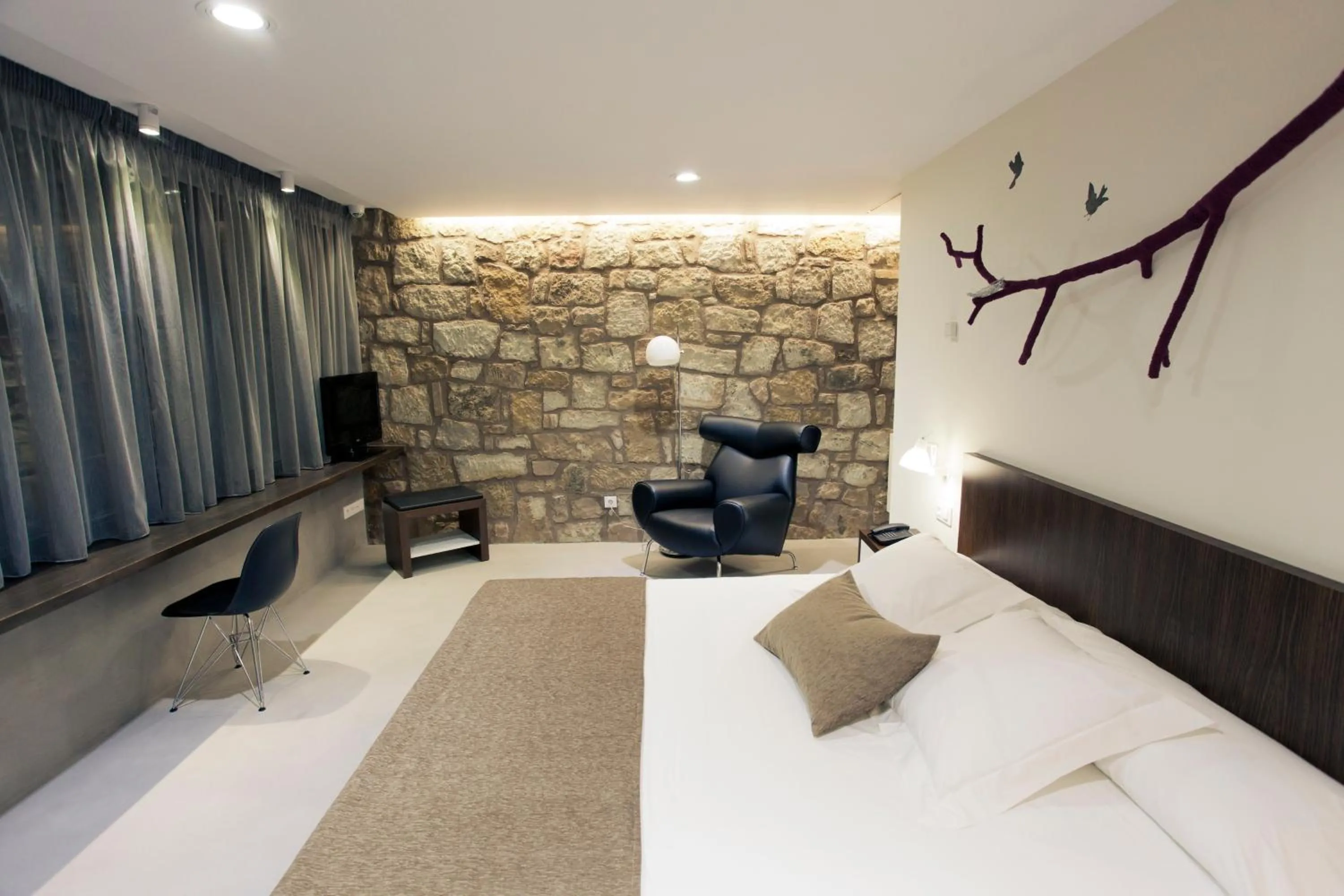 Photo of the whole room, Bed in Hotel Restaurante Masía la Torre