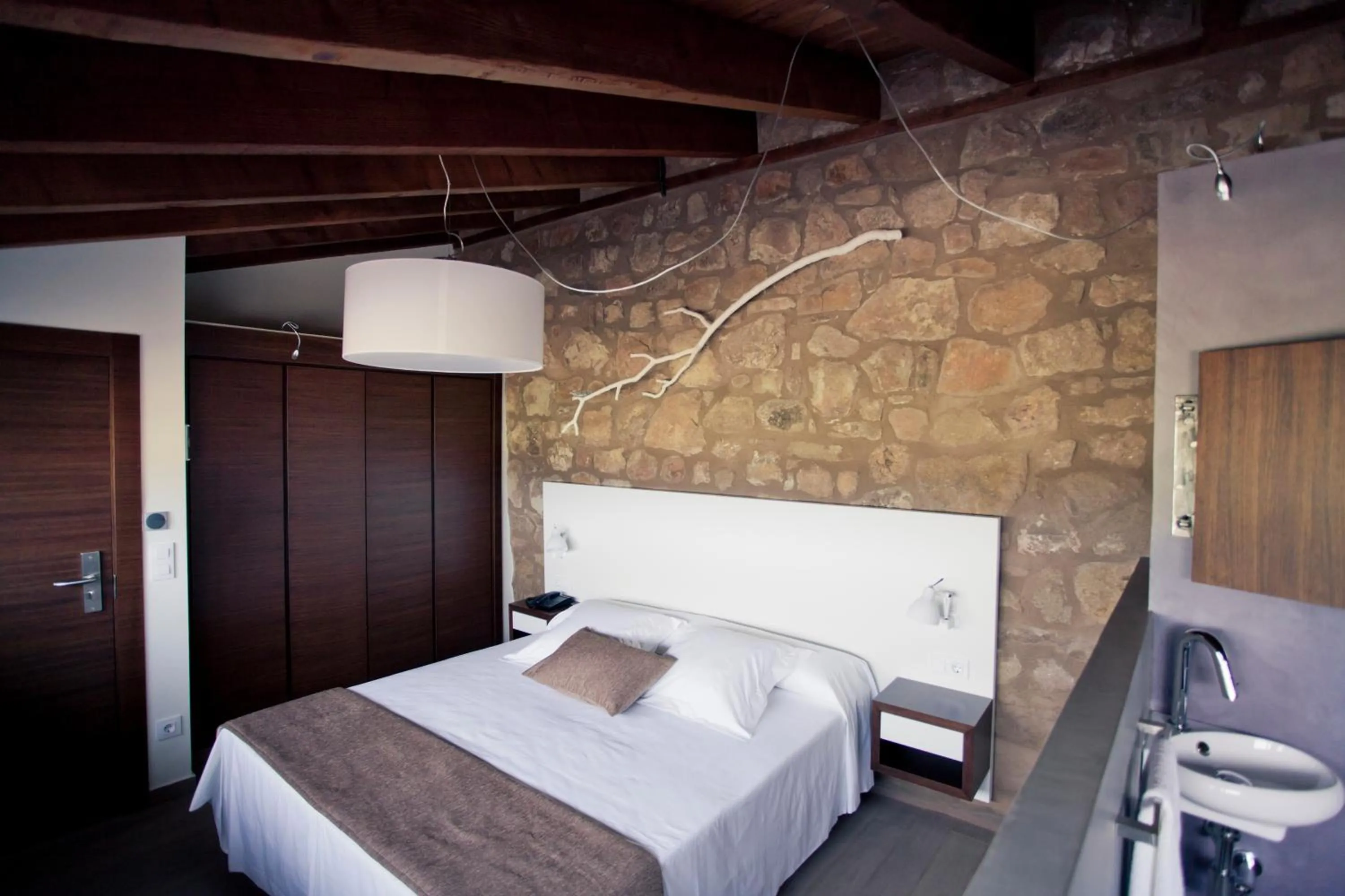 Photo of the whole room, Bed in Hotel Restaurante Masía la Torre