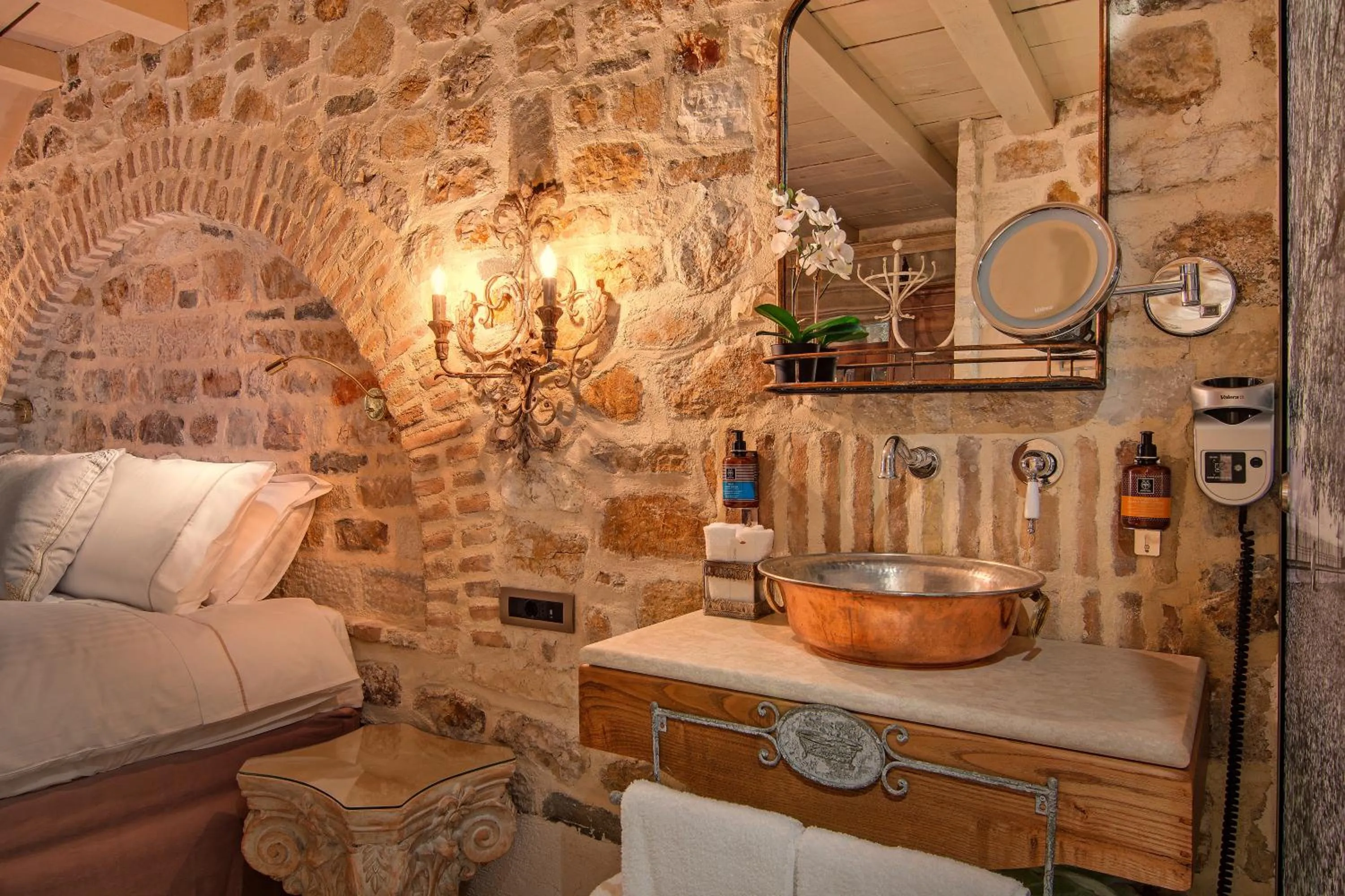 Toilet, Bed in KAMARES Historic Boutique Hotel & Spa