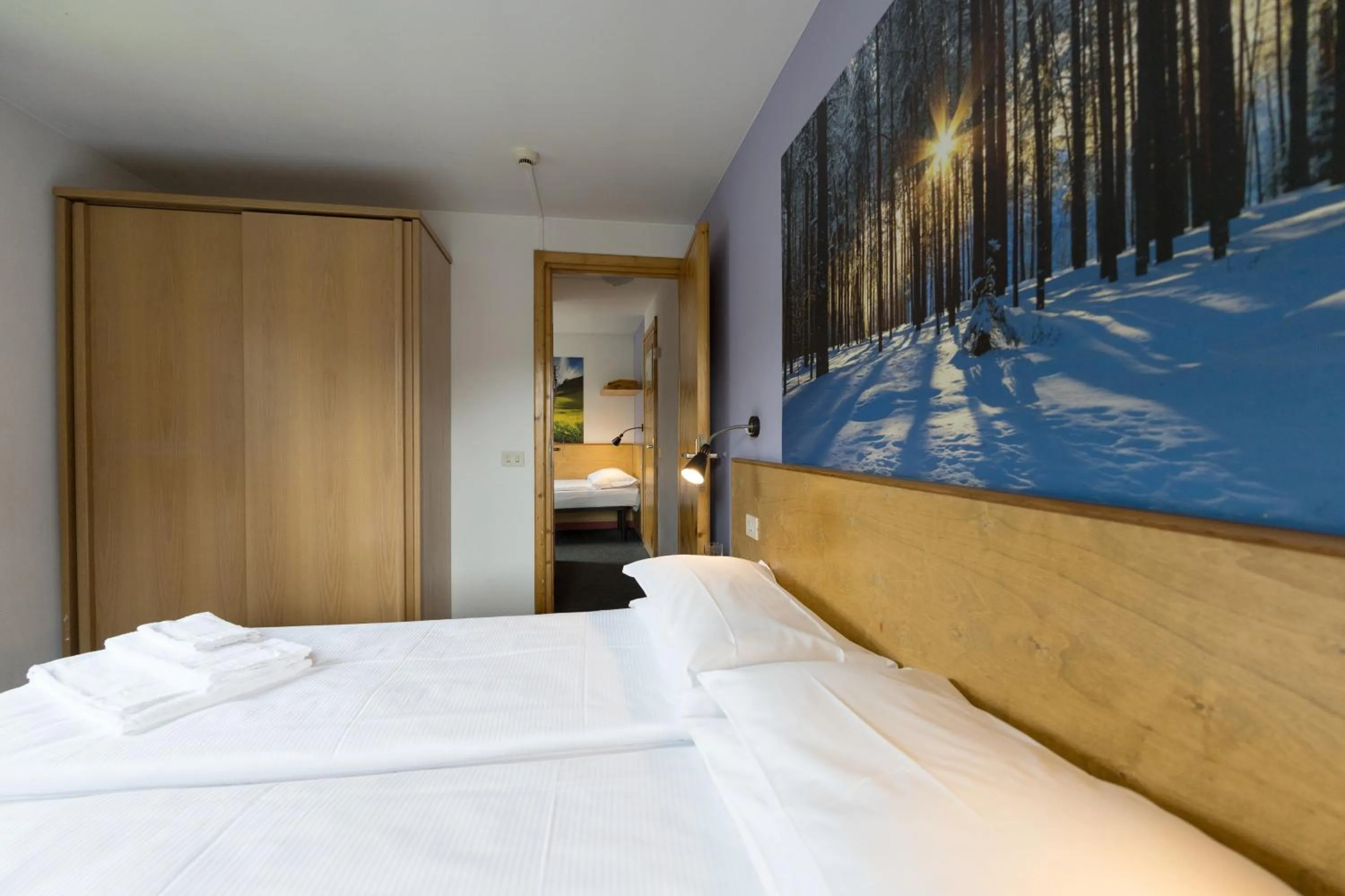 Photo of the whole room, Bed in Hotel Teola