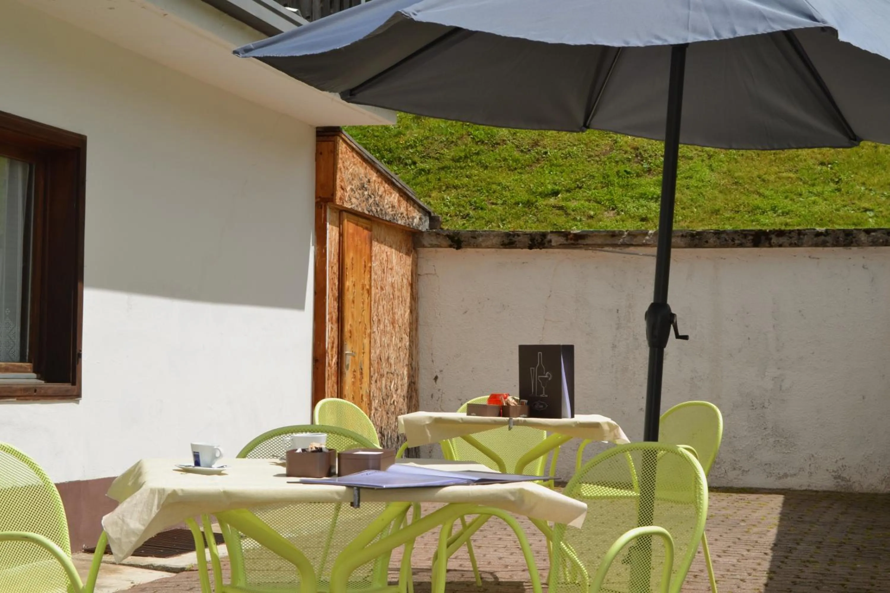 Summer in Hotel Teola