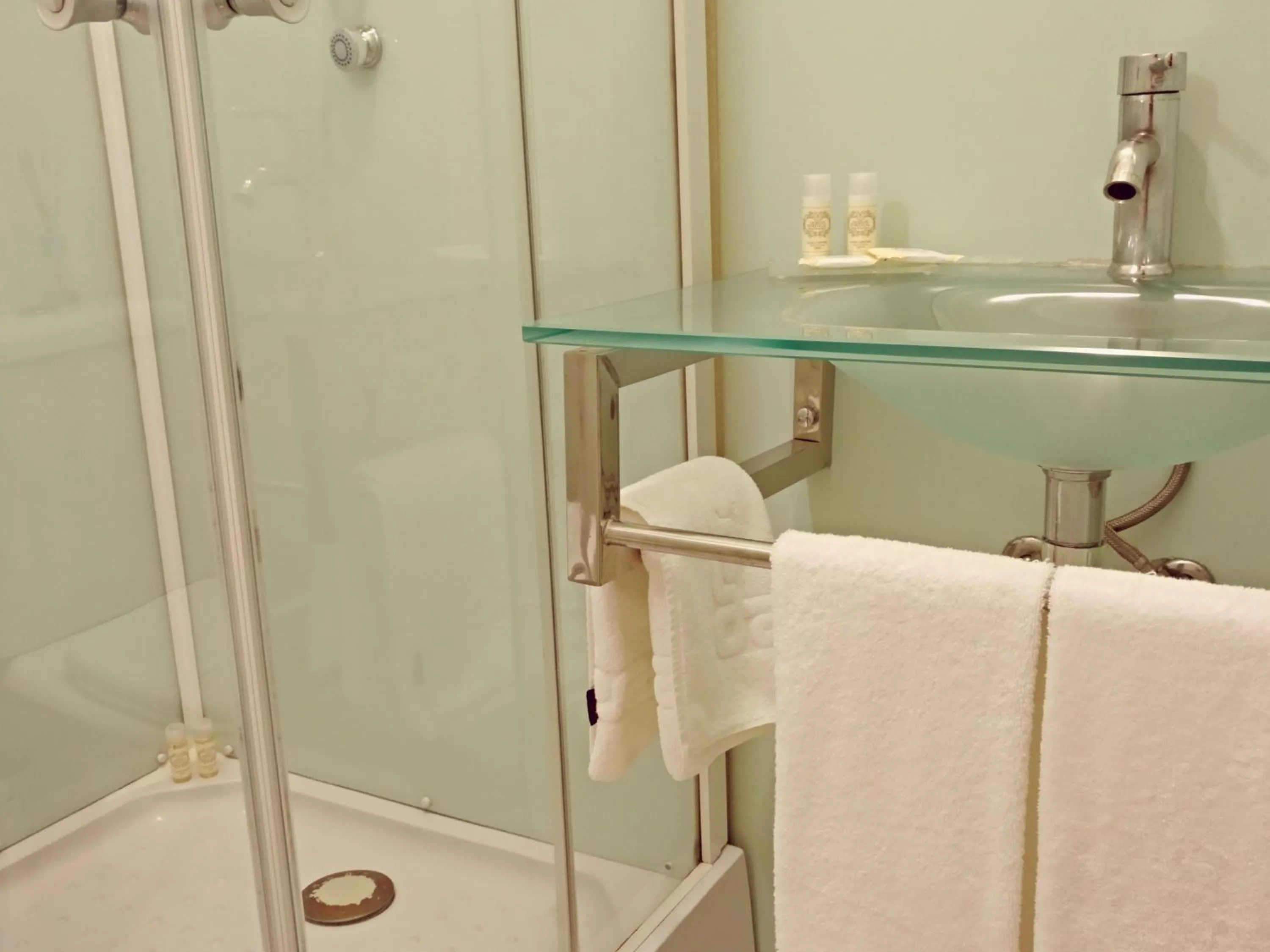 Bathroom in O'Porto Seven - Guest House