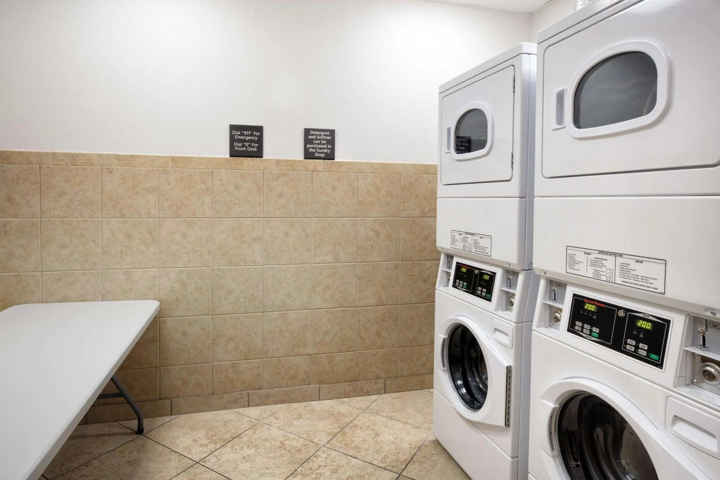 Property building in Hampton Inn West Palm Beach Central Airport