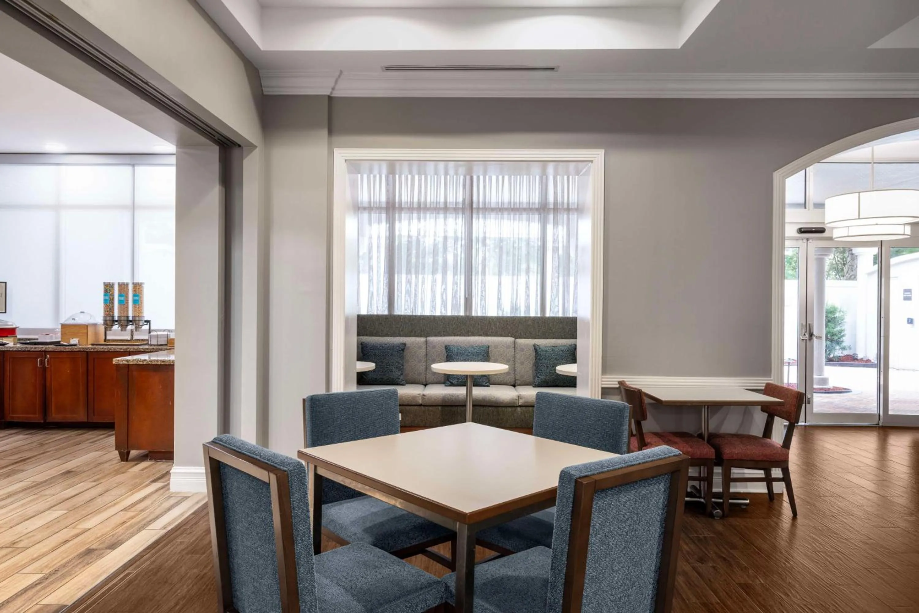 Breakfast in Hampton Inn West Palm Beach Central Airport