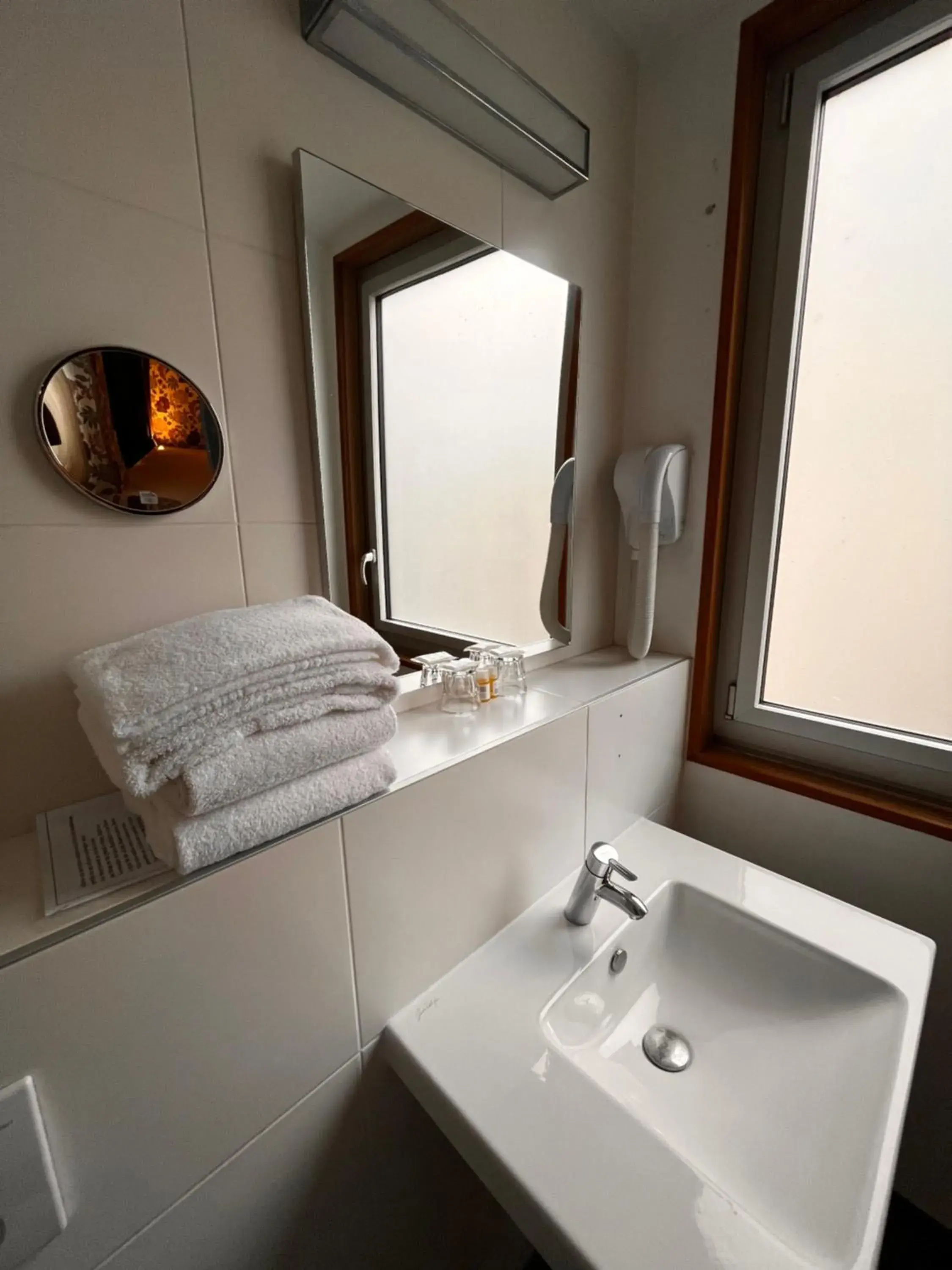 Bathroom in Hôtel Ambre