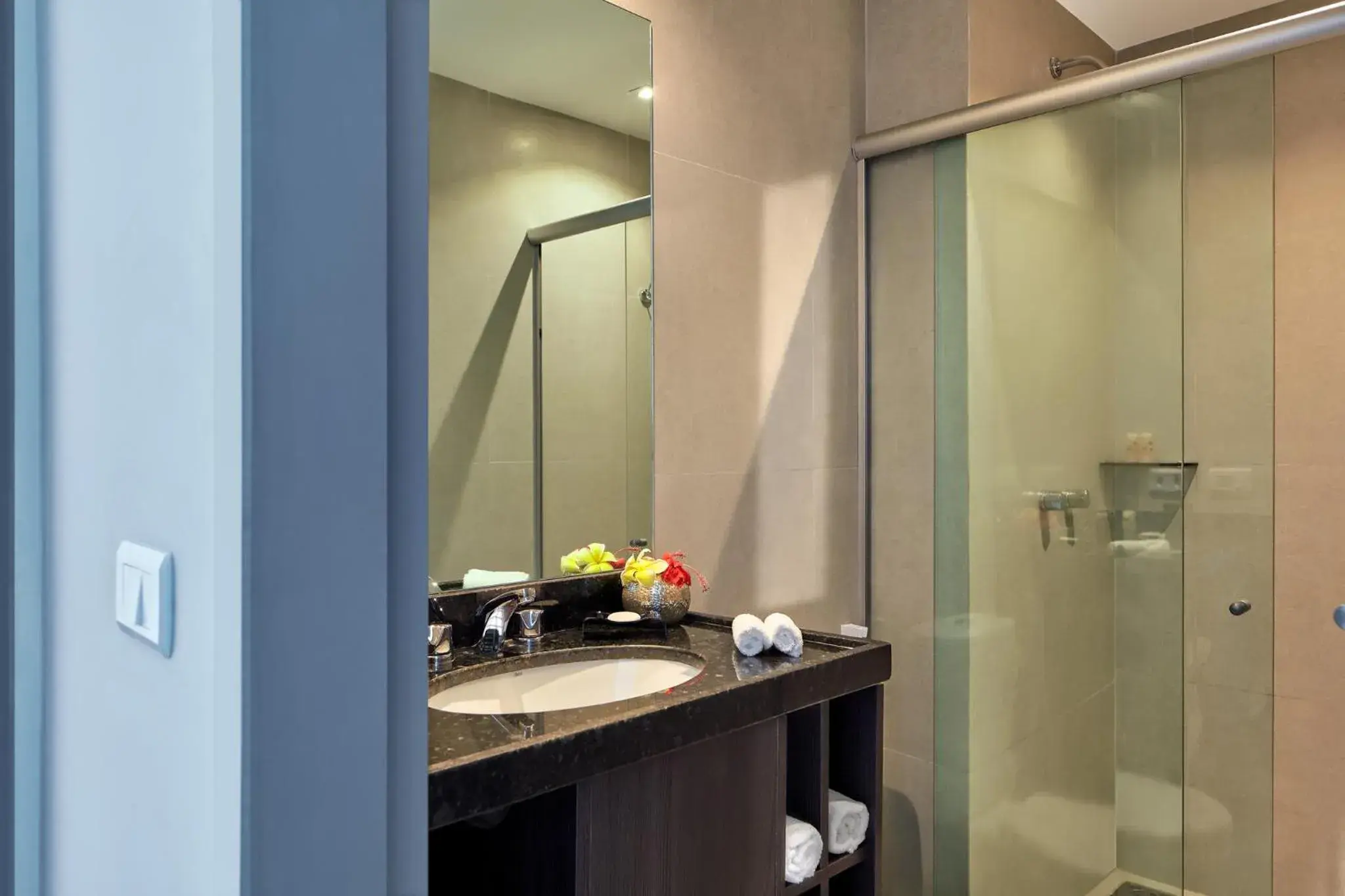 Deluxe Room With Pool Access in Rox Hotel Deluxe Room With Pool Access in Rox Hotel