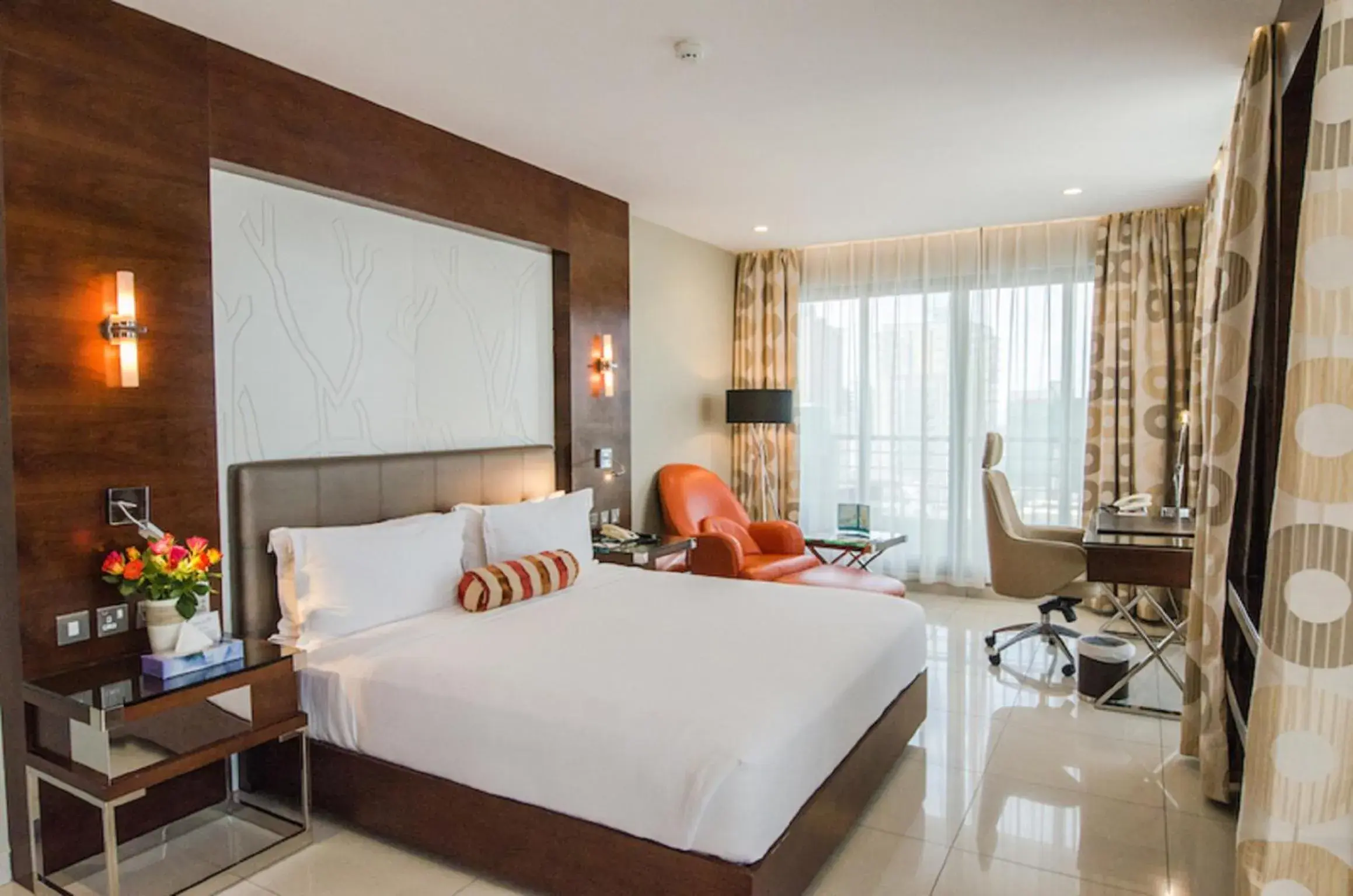 Photo of the whole room, Bed in Harbour View Suites Photo of the whole room, Bed in Harbour View Suites