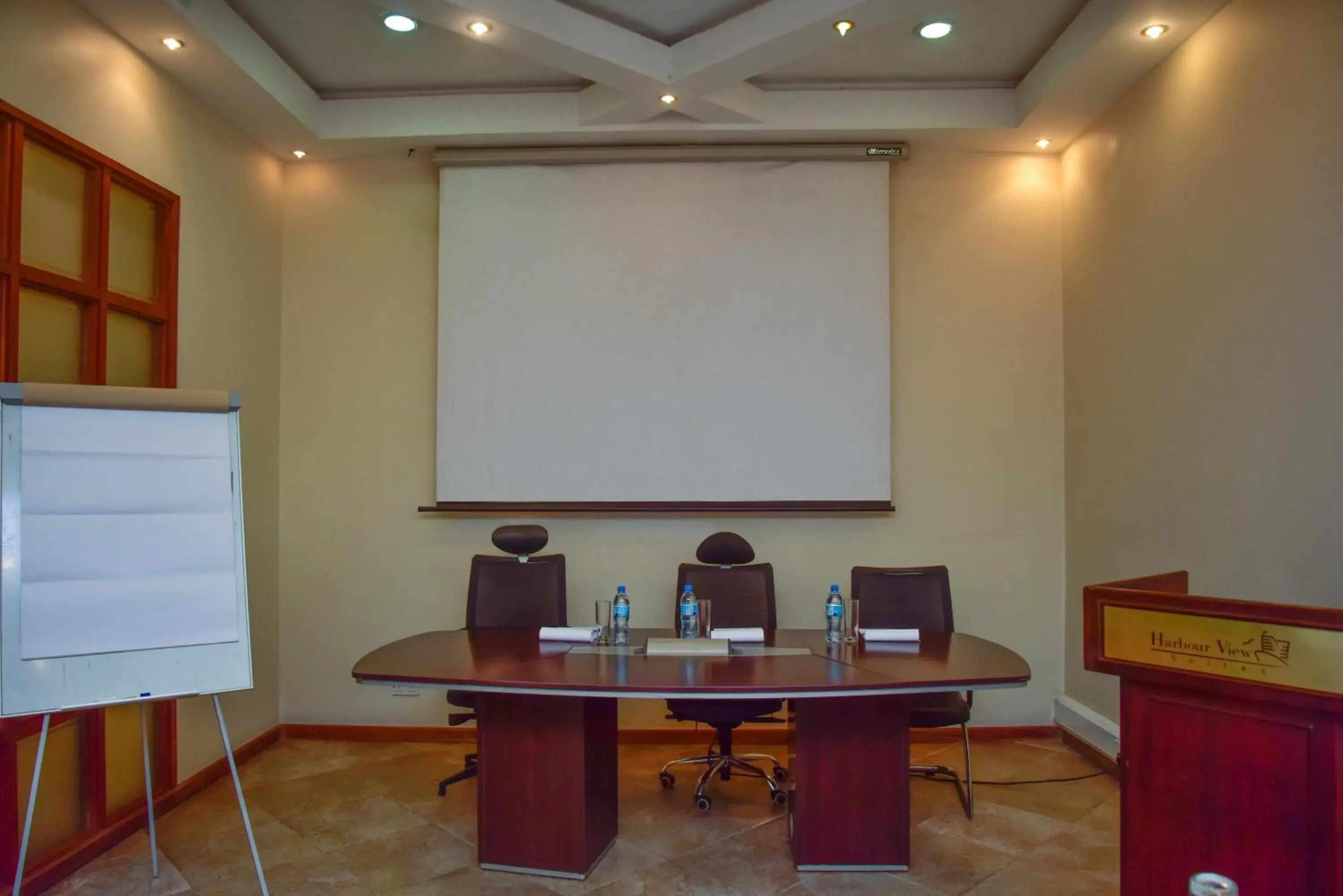 Meeting/conference room in Harbour View Suites Meeting/conference room in Harbour View Suites