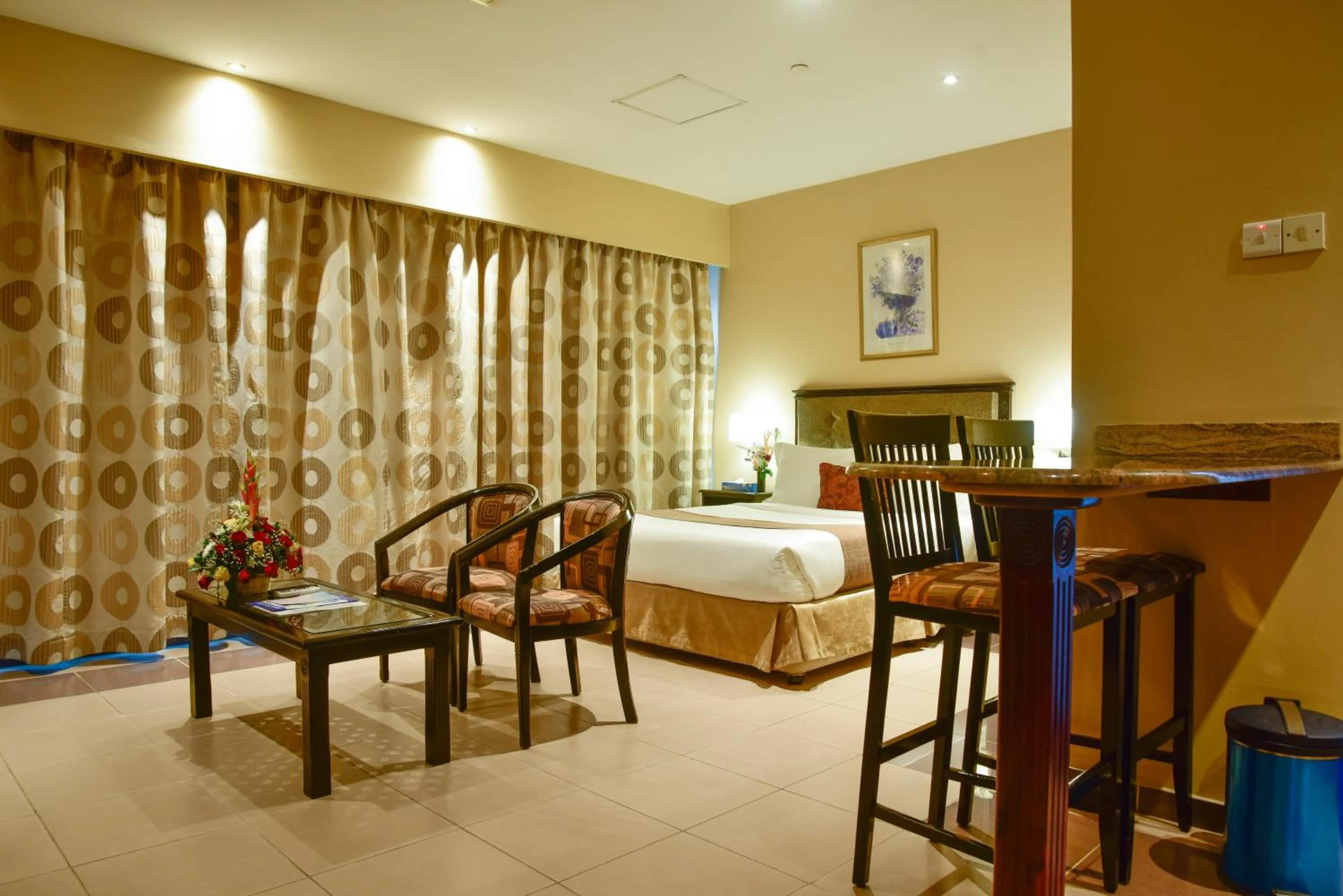 Photo of the whole room, Bed in Harbour View Suites