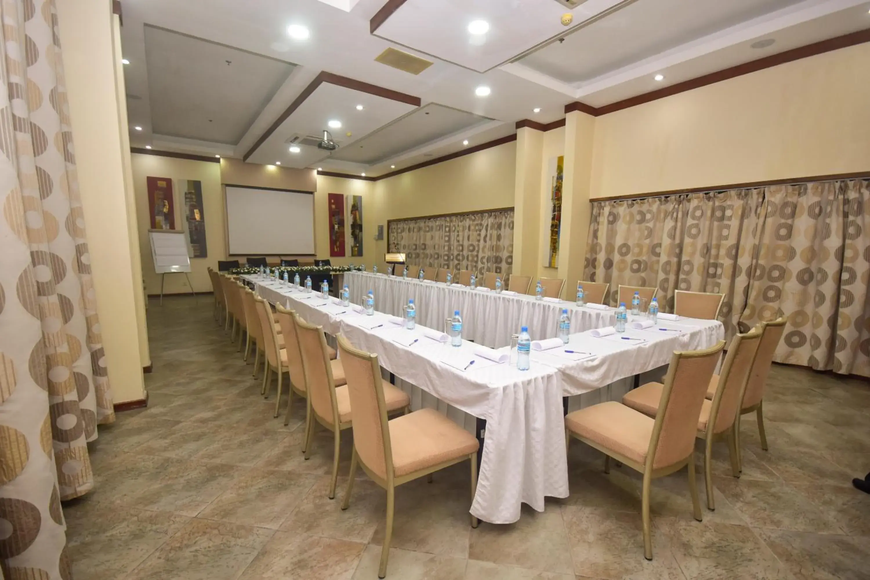 Meeting/conference room in Harbour View Suites Meeting/conference room in Harbour View Suites