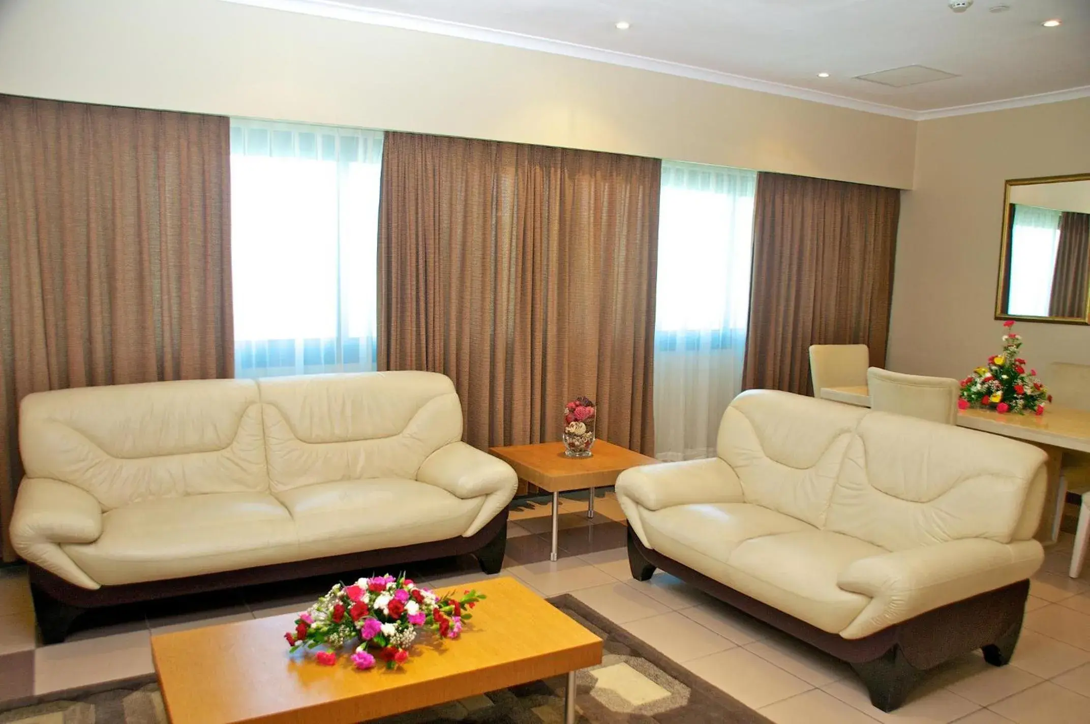 Living room in Harbour View Suites Living room in Harbour View Suites