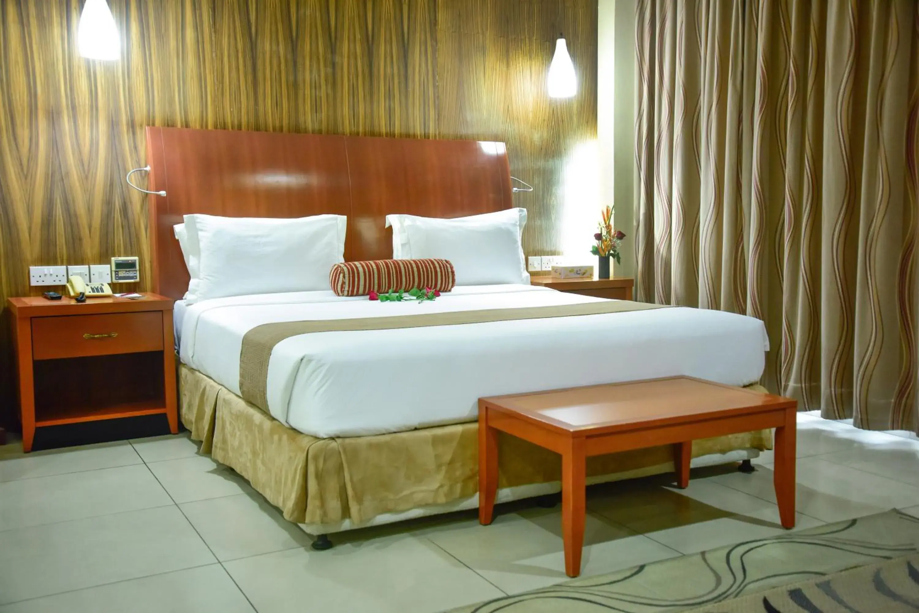 Bedroom, Bed in Harbour View Suites Bedroom, Bed in Harbour View Suites