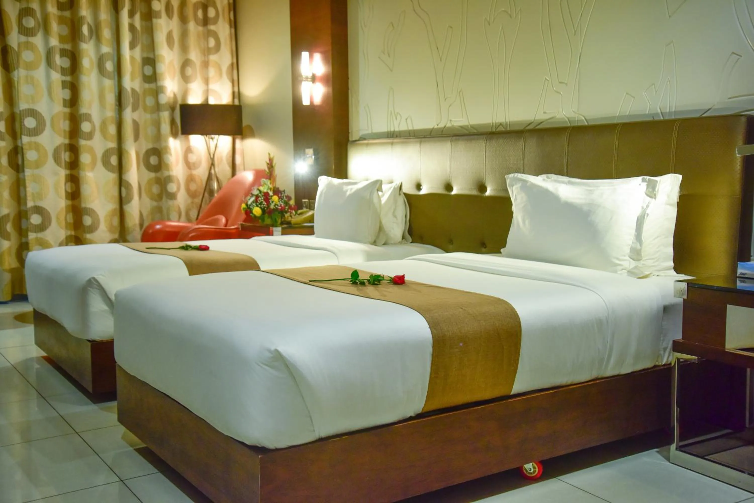 Bedroom, Bed in Harbour View Suites