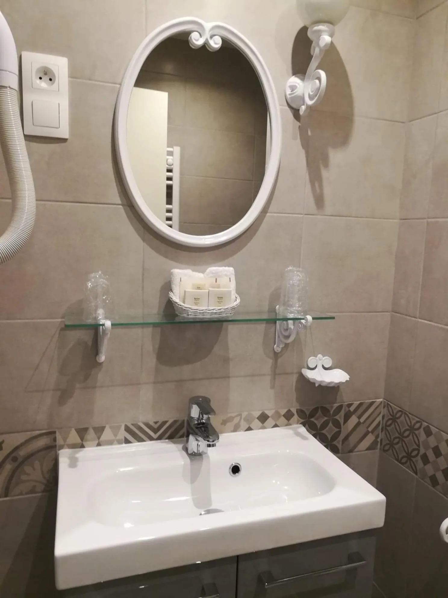 Bathroom in L'Auberge du Port des Roches