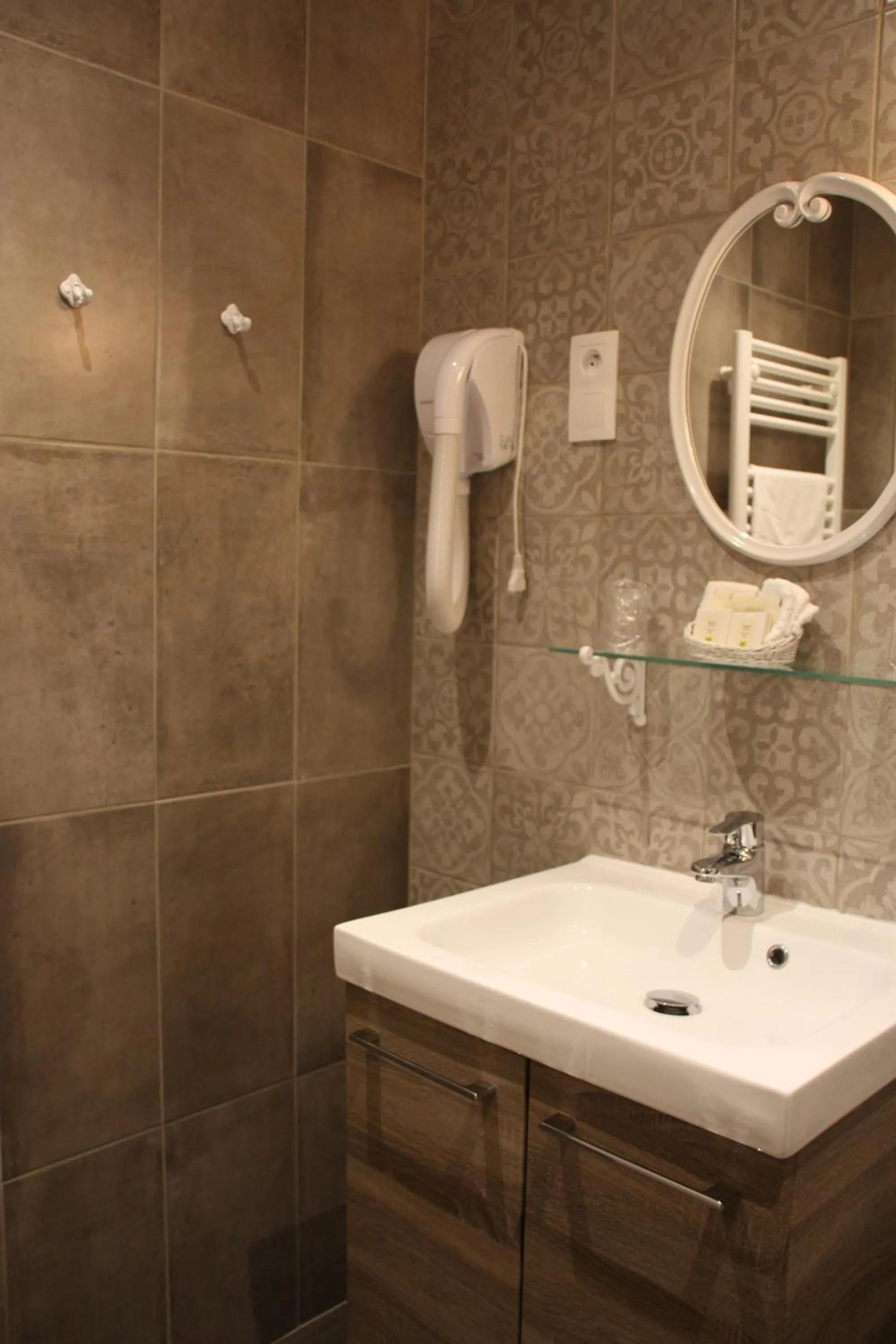 Bathroom in L'Auberge du Port des Roches