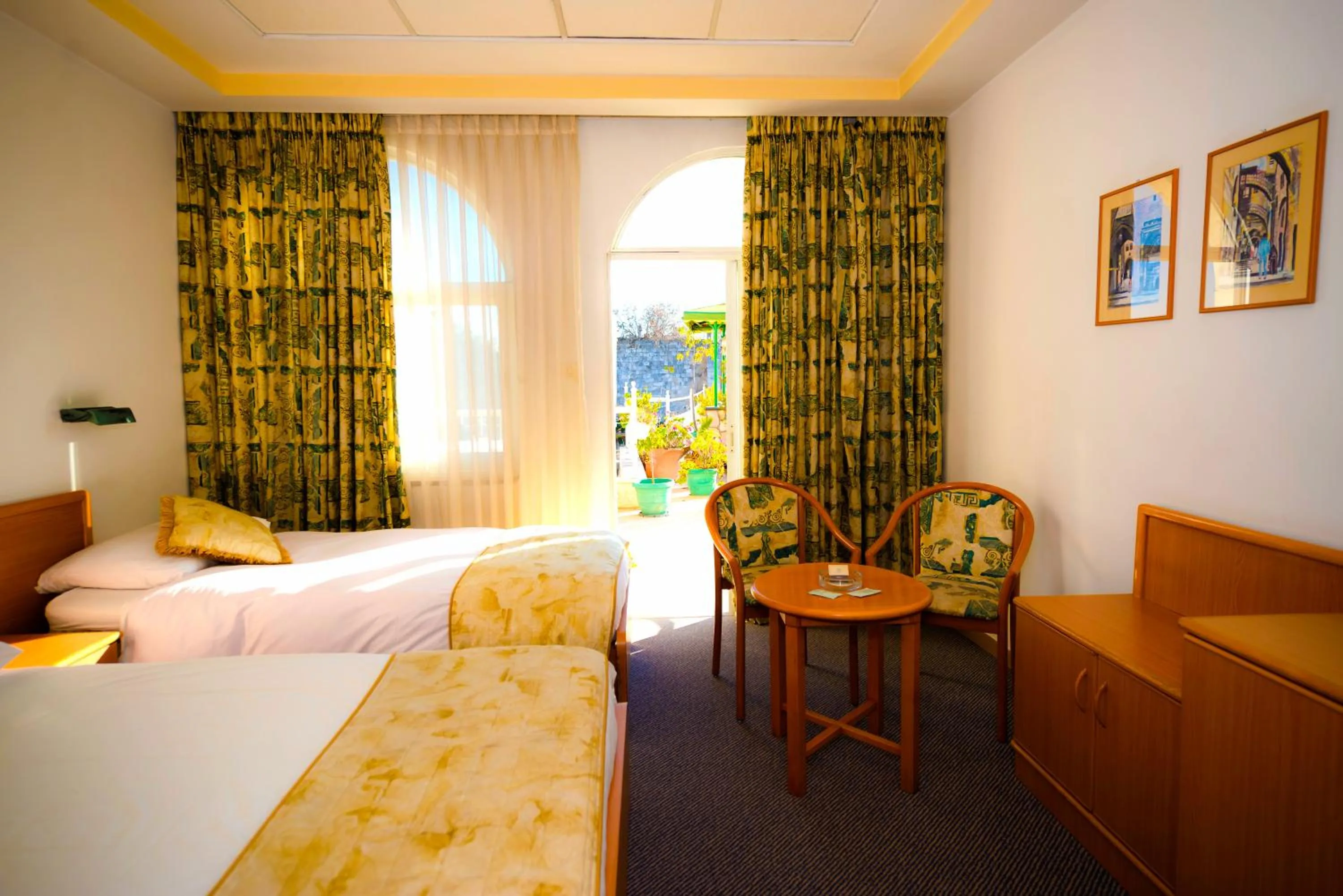 Day, Bed in Golden Walls Hotel
