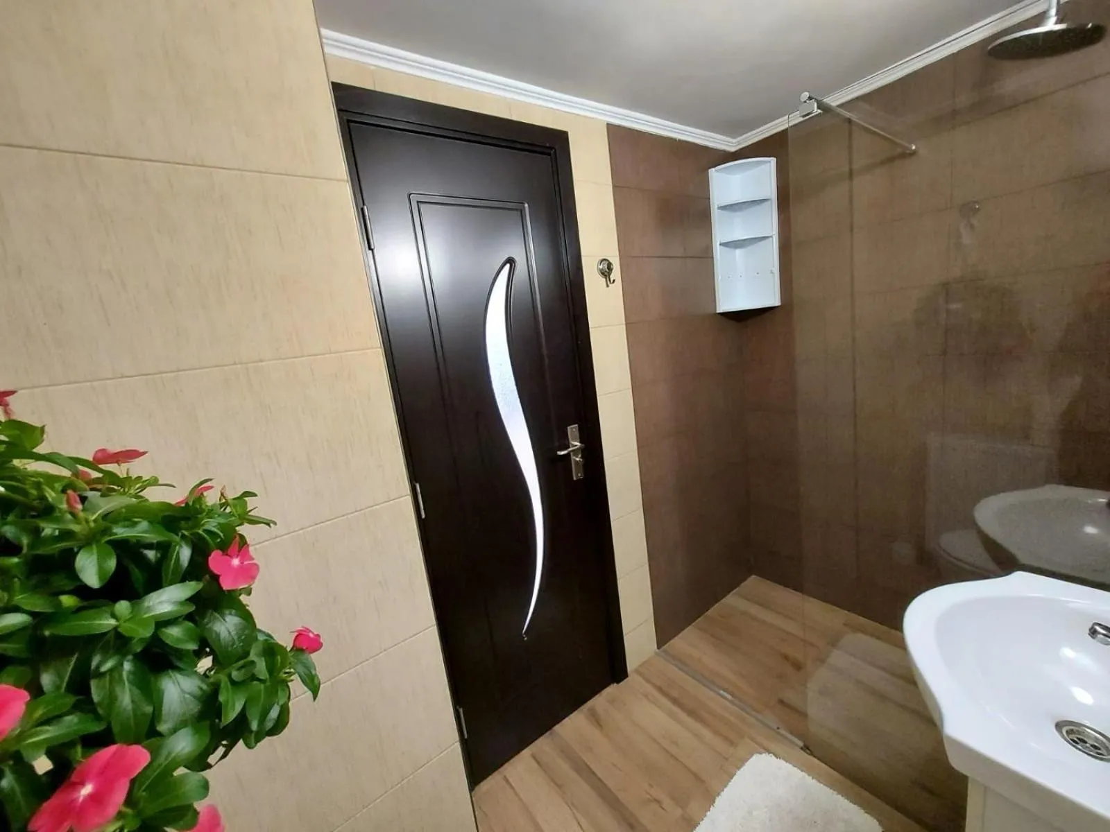 Grinda House - City Center Park and Stay
