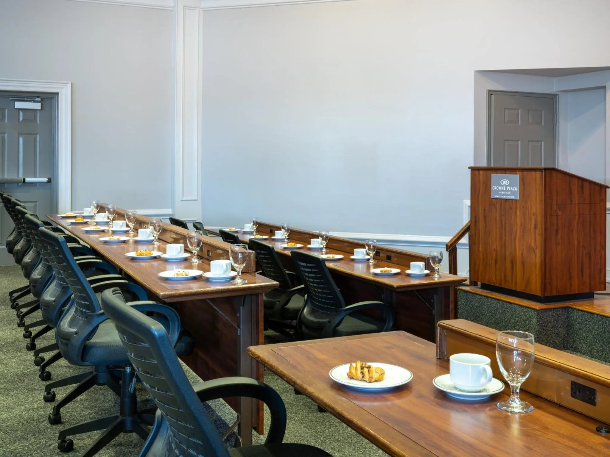 Meeting/conference room in Crowne Plaza Albany - The Desmond Hotel