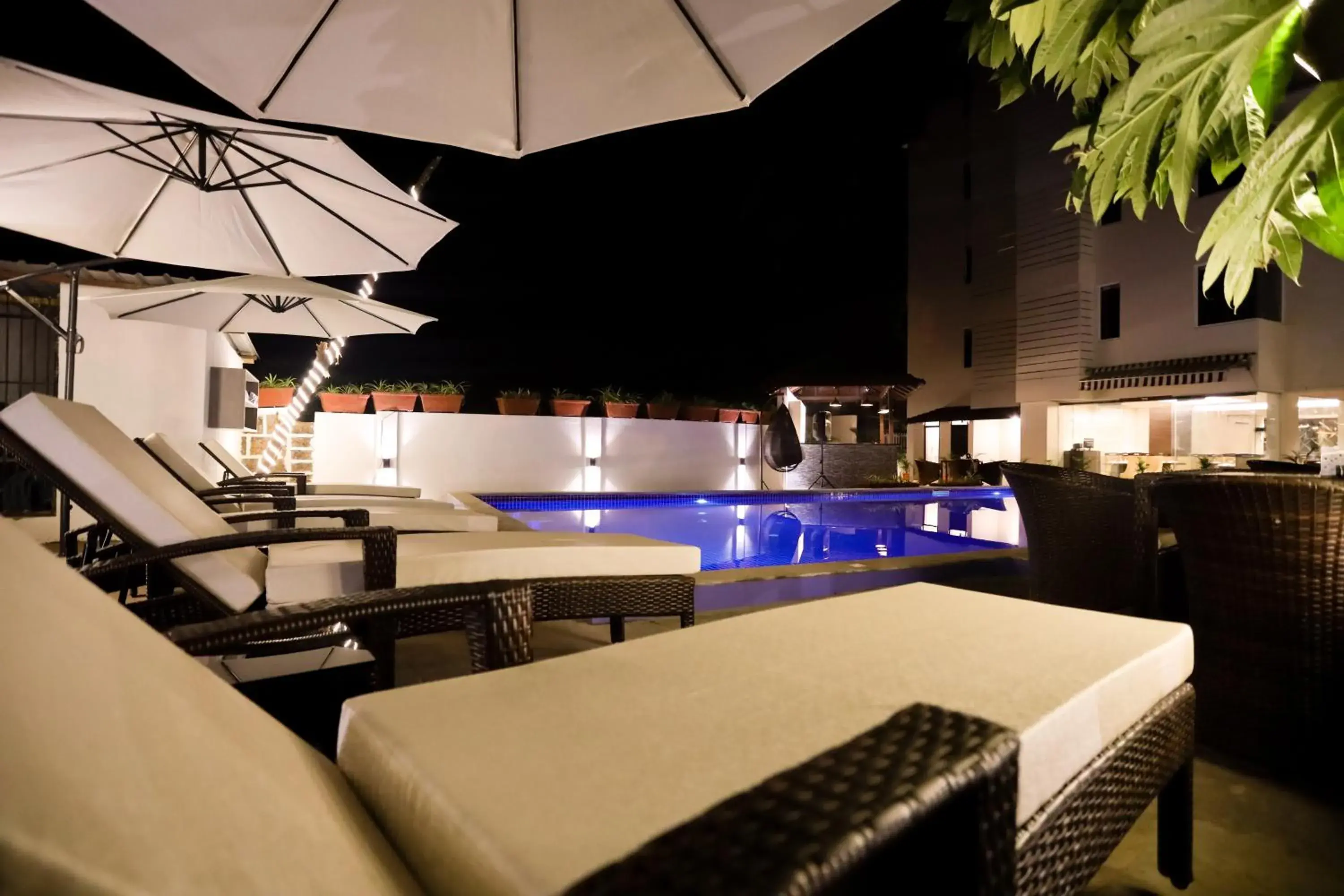 Lounge or bar in Calux Grand Baga - Formerly Amara Grand Lounge or bar in Calux Grand Baga - Formerly Amara Grand