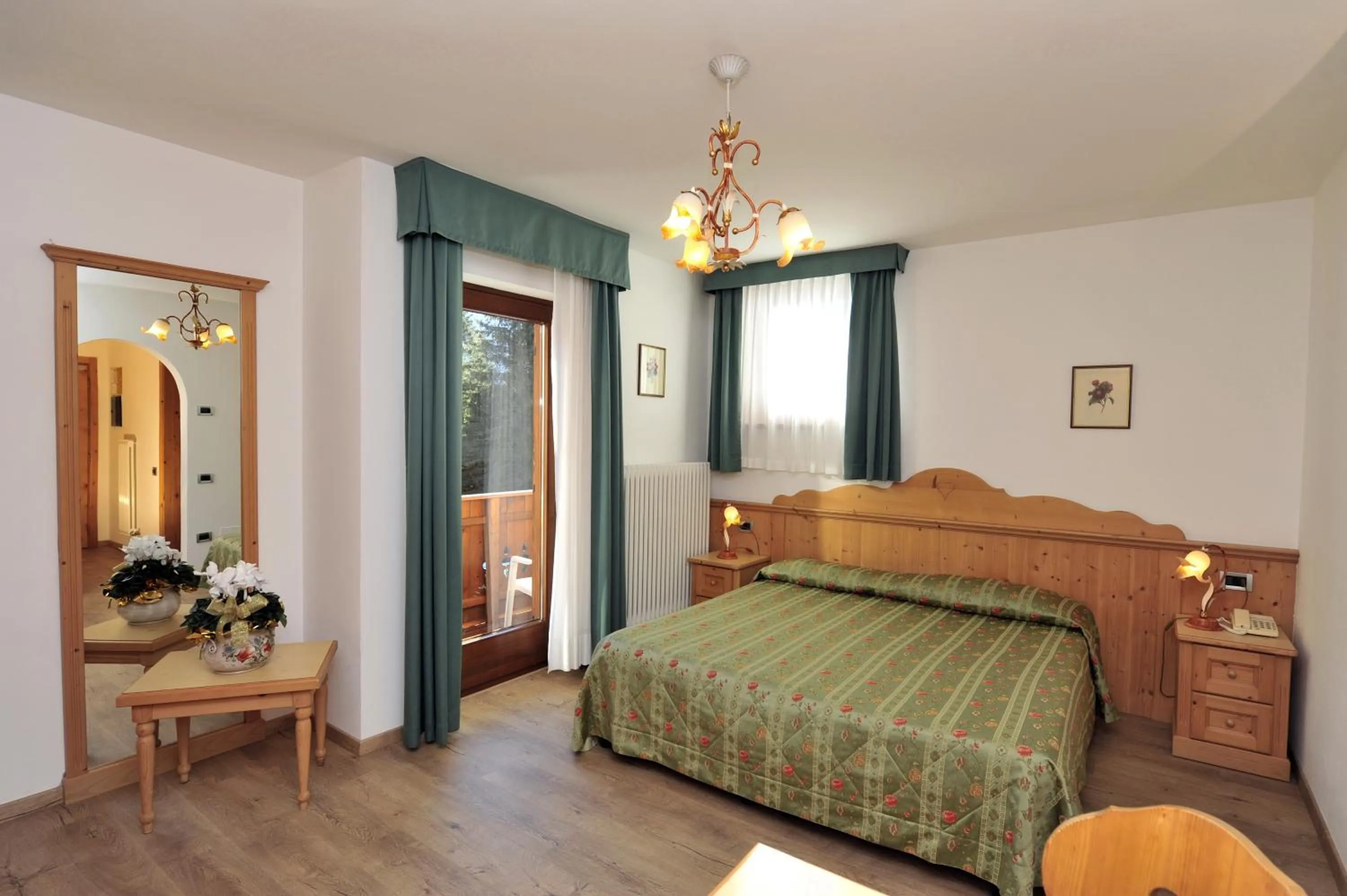 Photo of the whole room, Bed in Residence Taufer