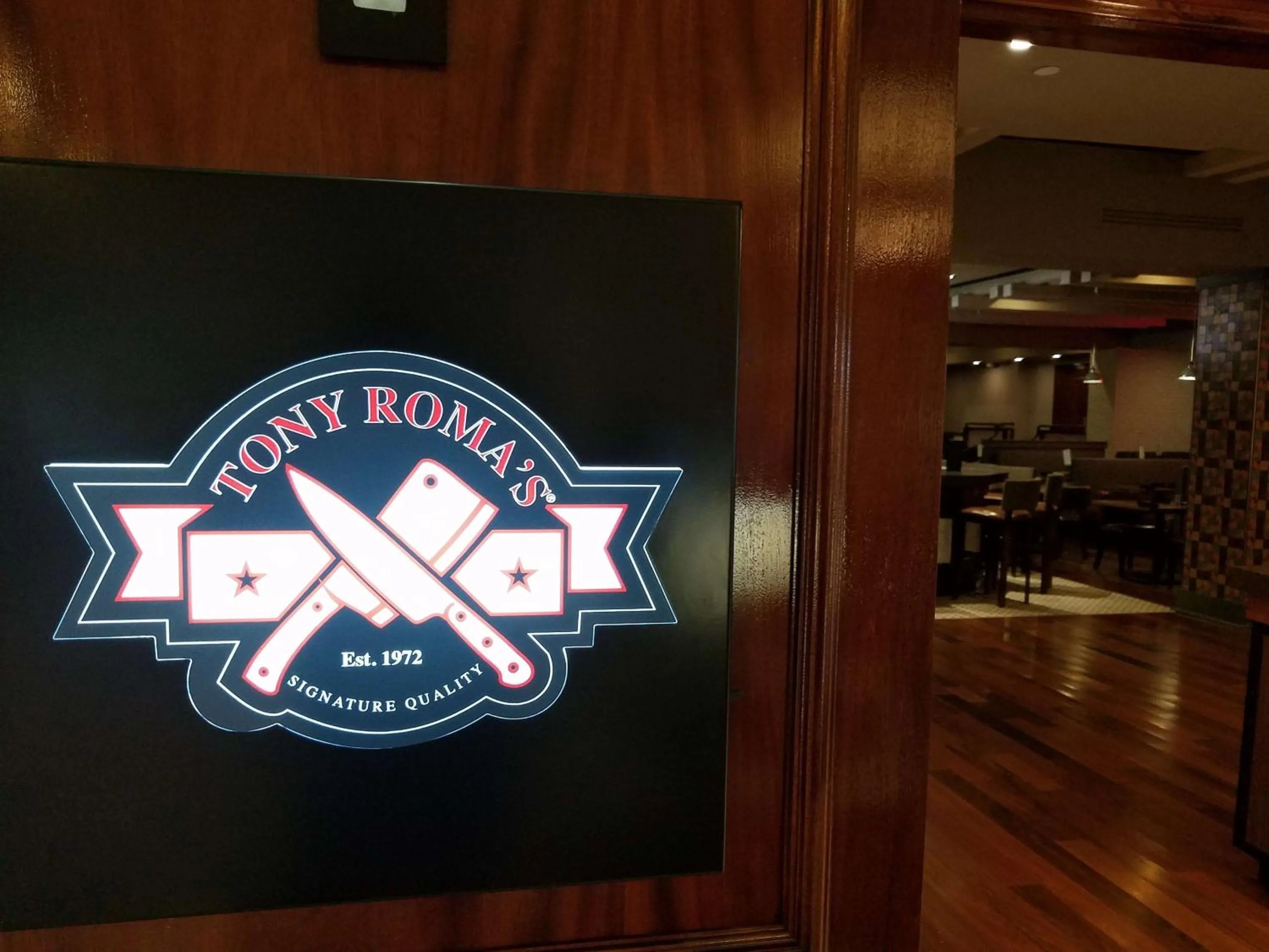 Dining area in Hilton Palm Beach PBI