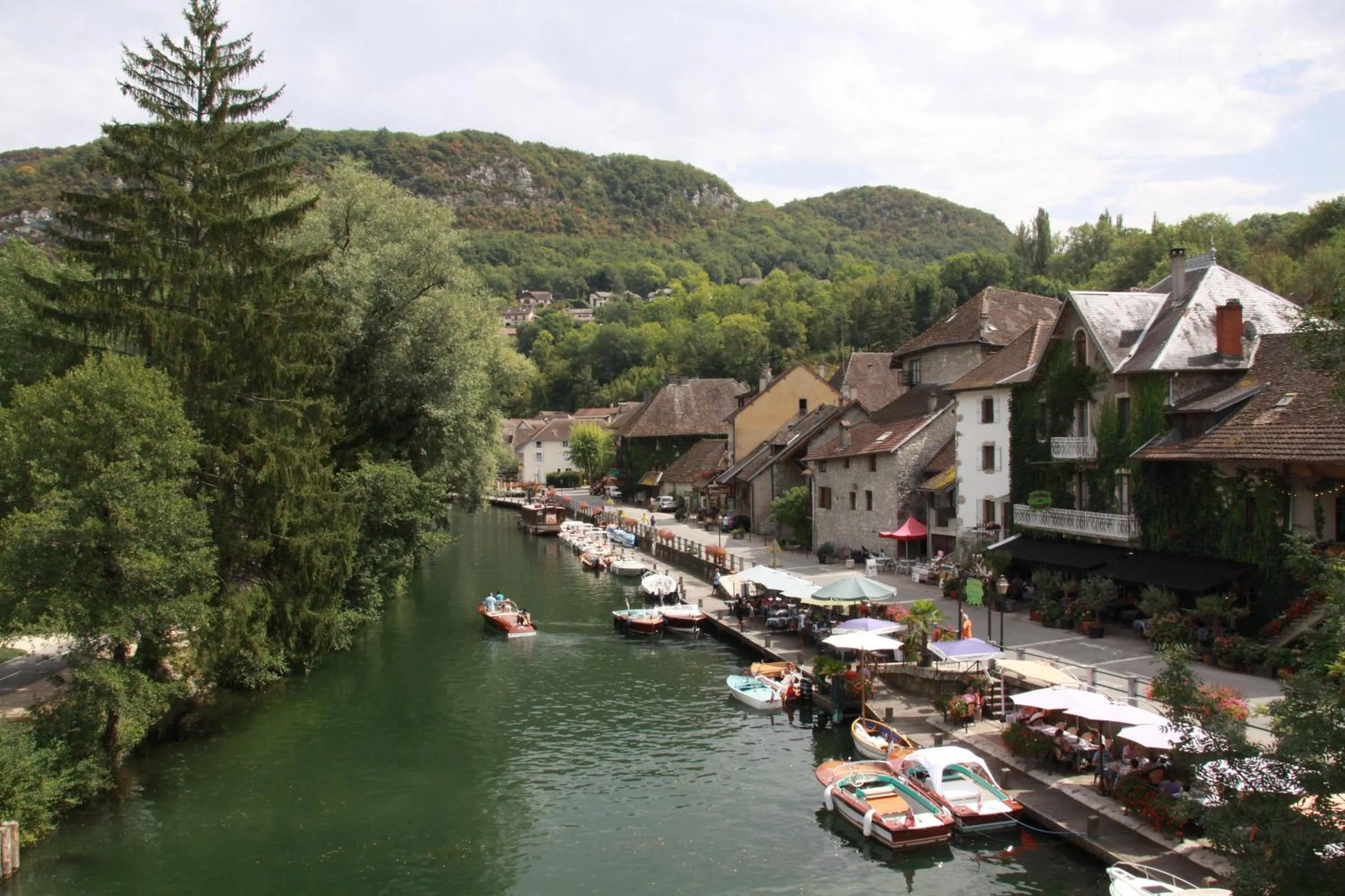 Neighbourhood in Le Doux Nid