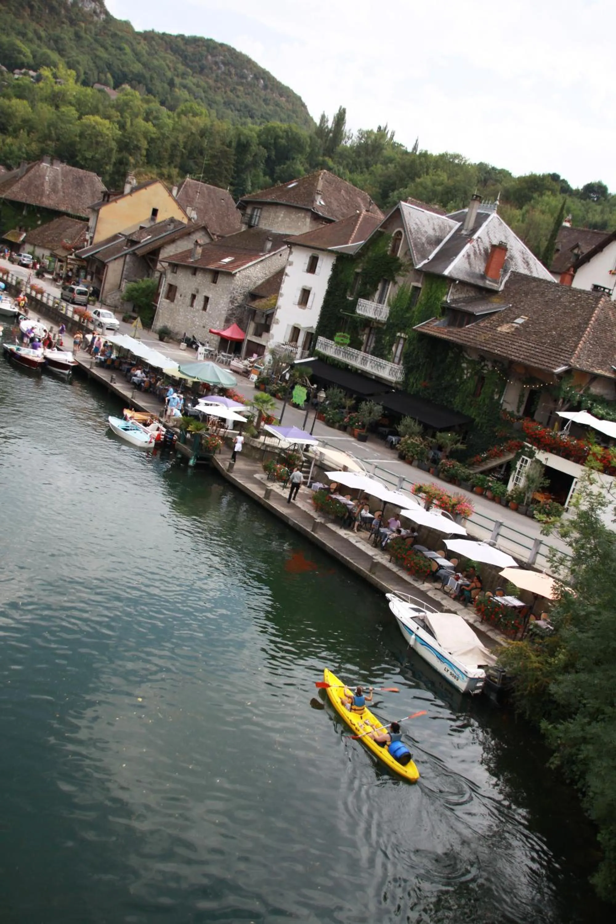 Neighbourhood in Le Doux Nid