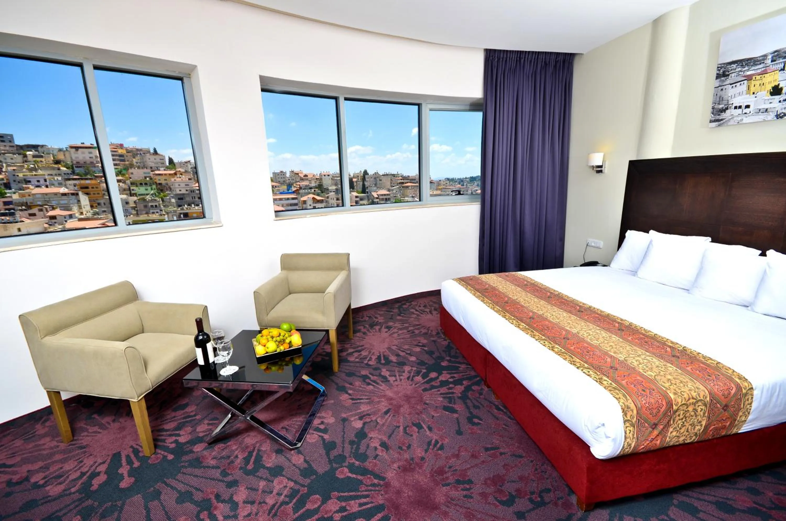 Bed in Golden Crown Old City Hotel