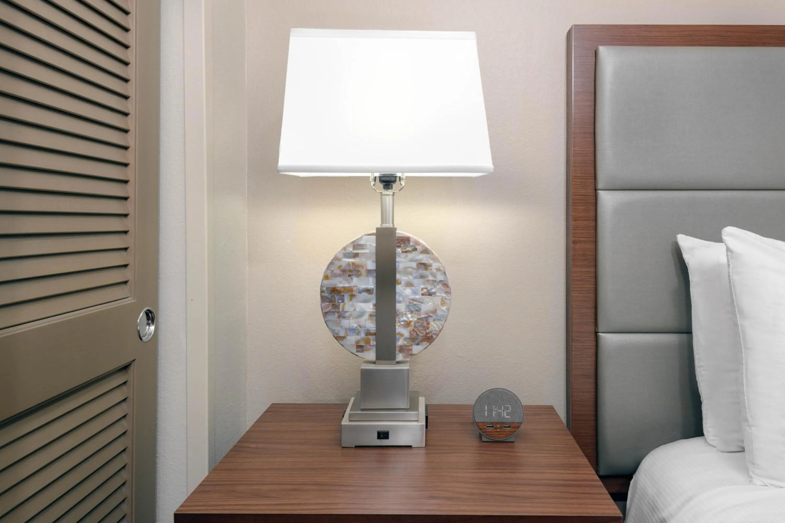 Other, Bed in DoubleTree by Hilton Hotel West Palm Beach Airport