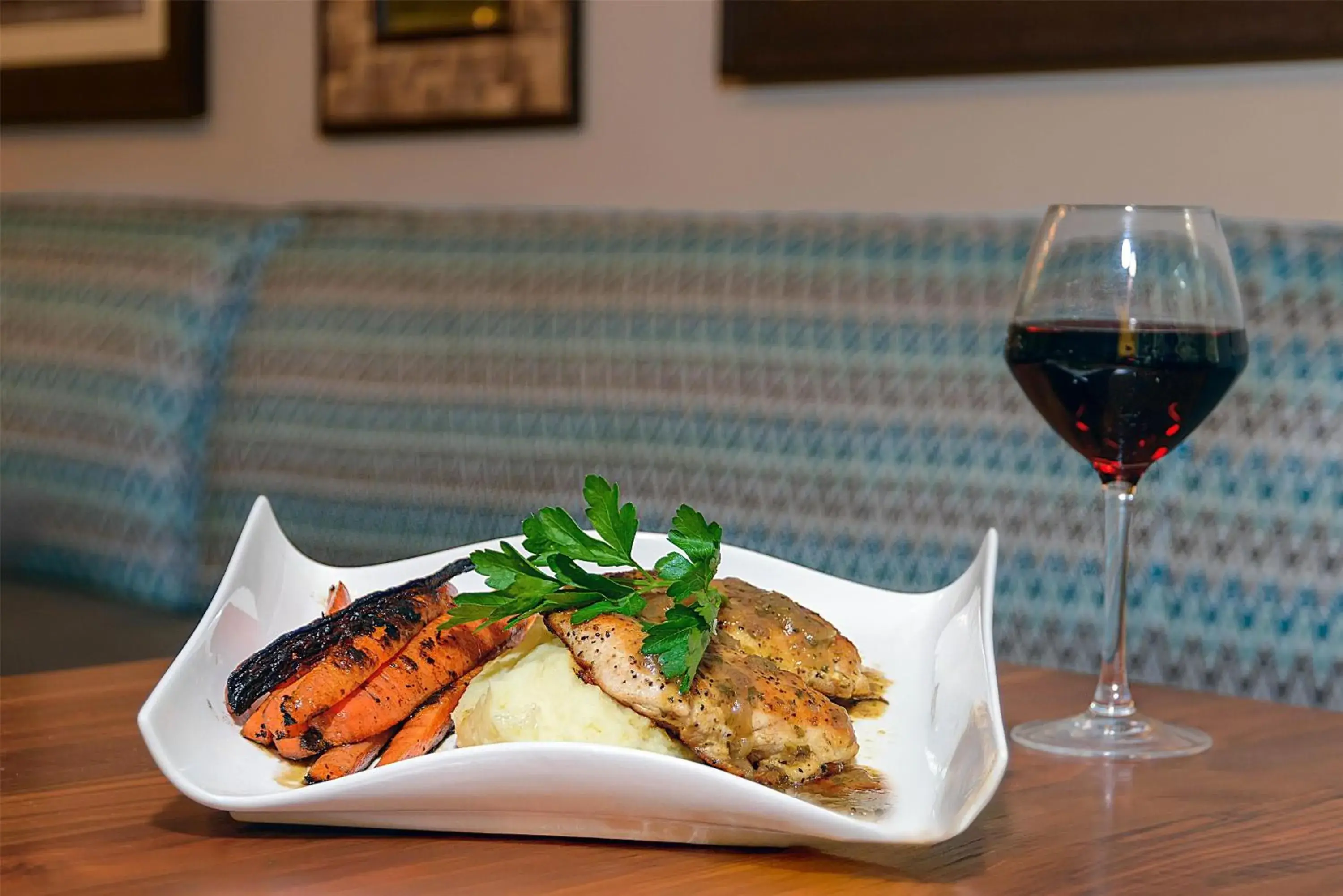 Restaurant/places to eat in DoubleTree by Hilton Hotel West Palm Beach Airport Restaurant/places to eat in DoubleTree by Hilton Hotel West Palm Beach Airport