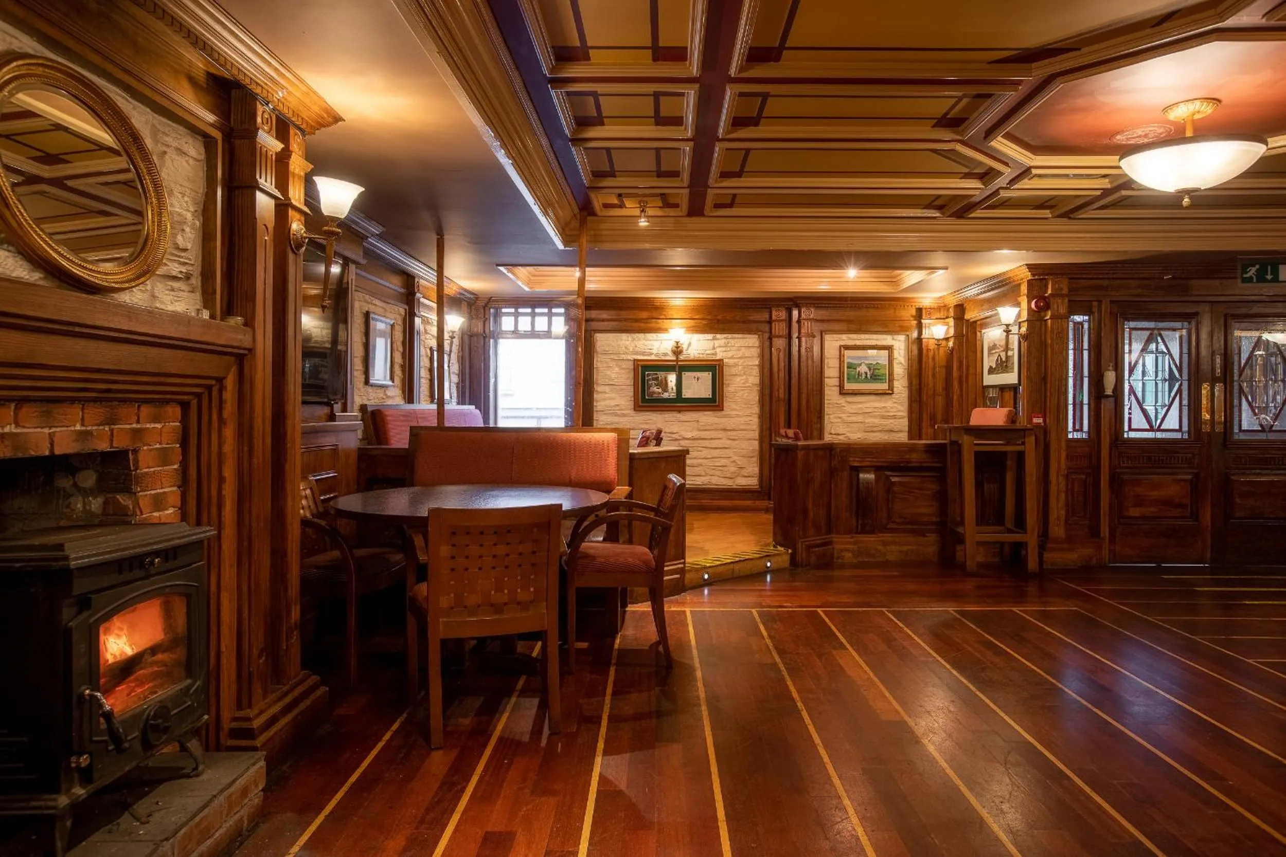 Lounge or bar in Hotel Ceann Sibeal