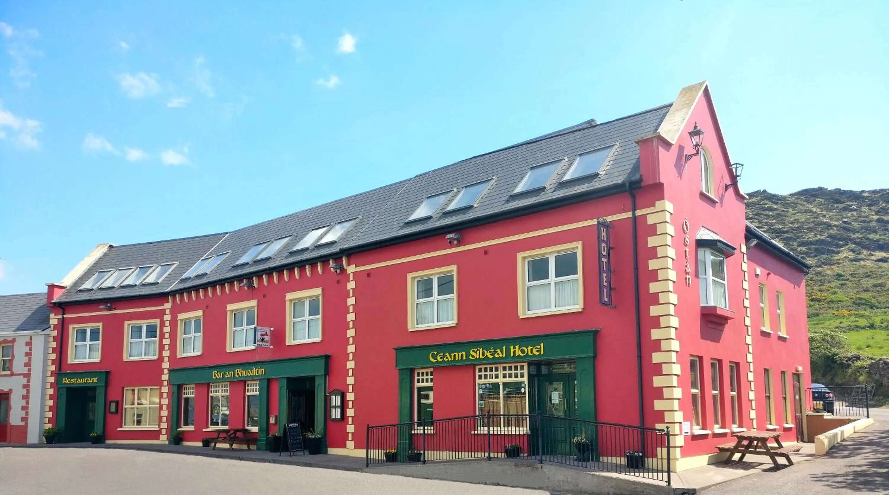 Property building in Hotel Ceann Sibeal