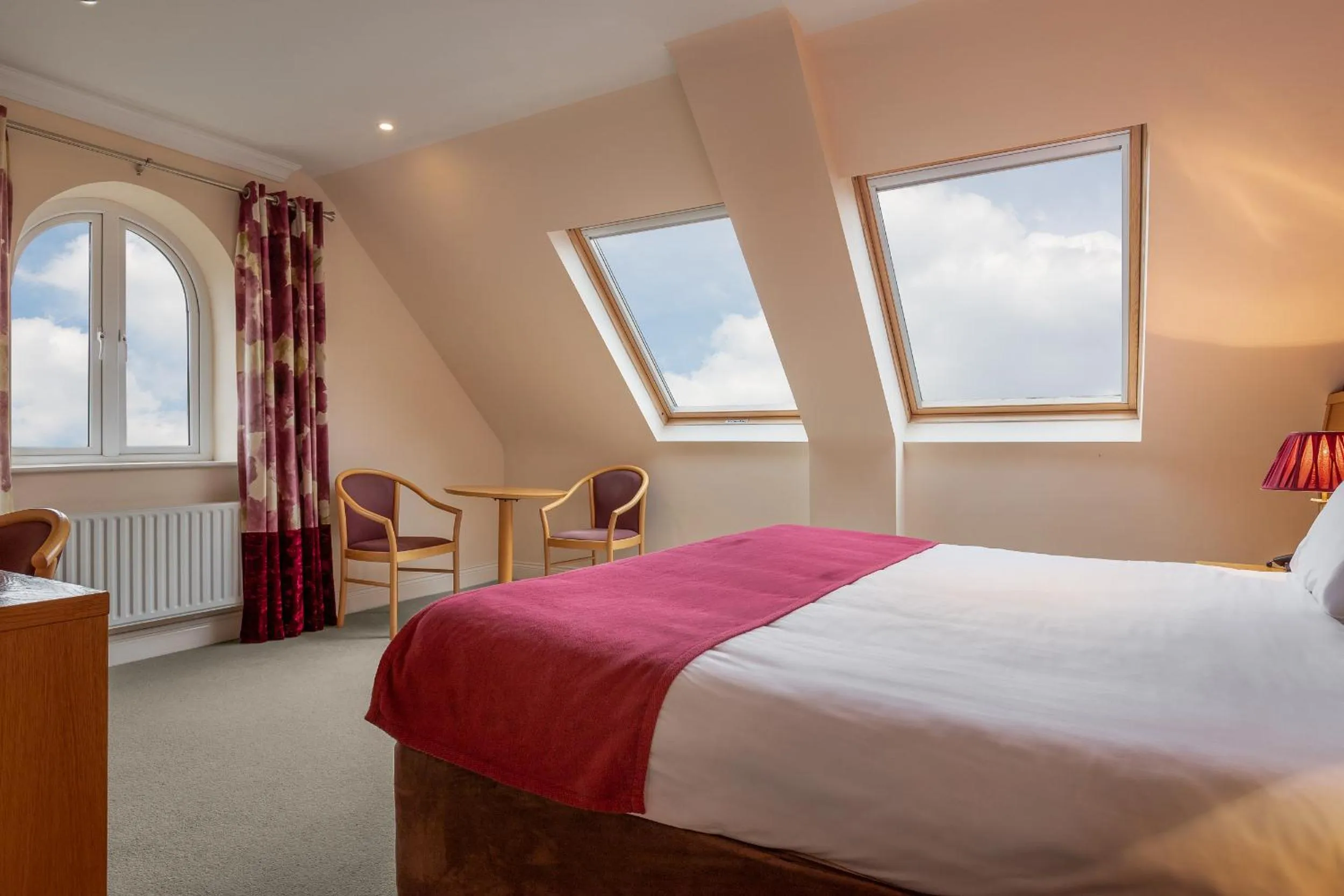 Photo of the whole room, Bed in Hotel Ceann Sibeal