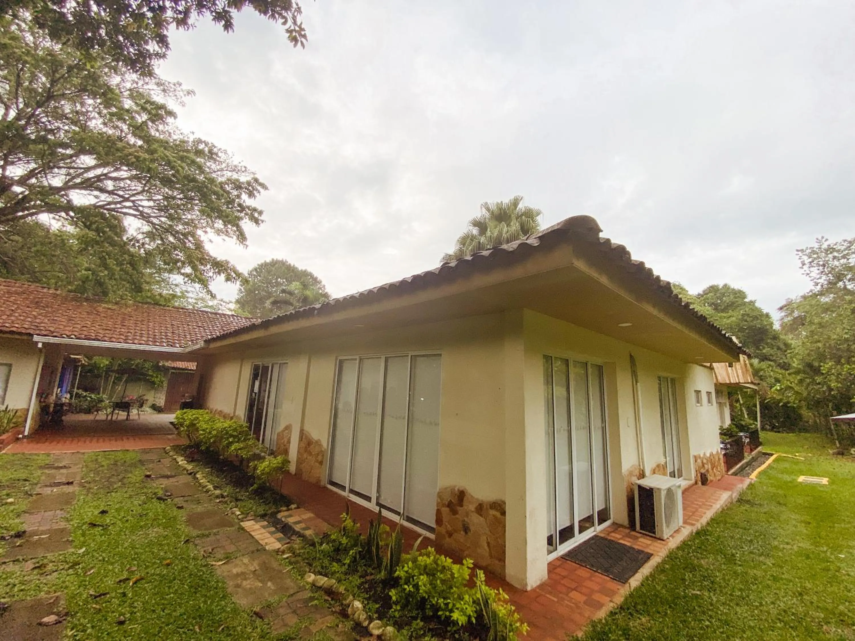 Facade/entrance in Hotel Campestre Santa Monica Pance