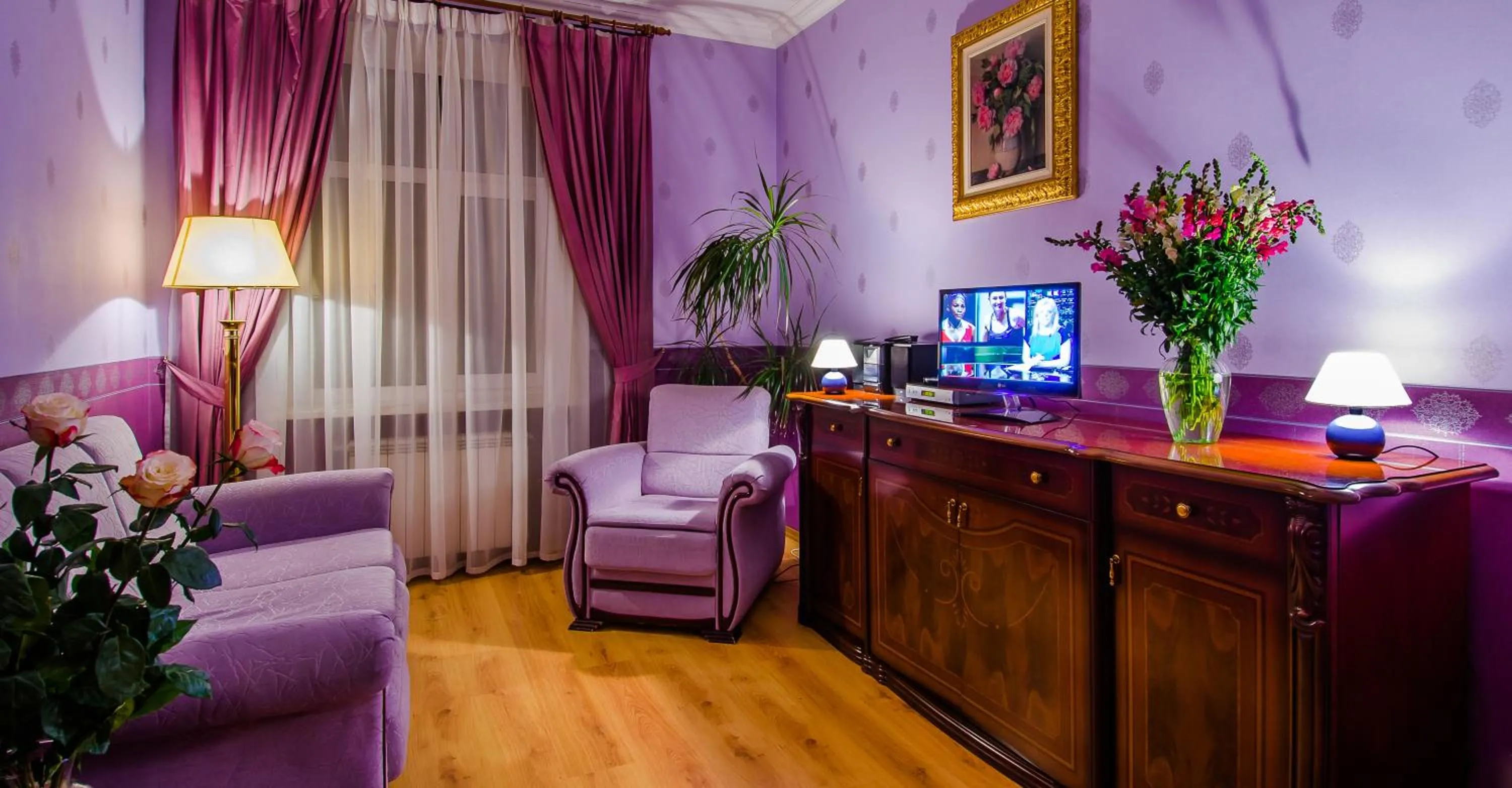 Photo of the whole room in Khreschatyk Suites