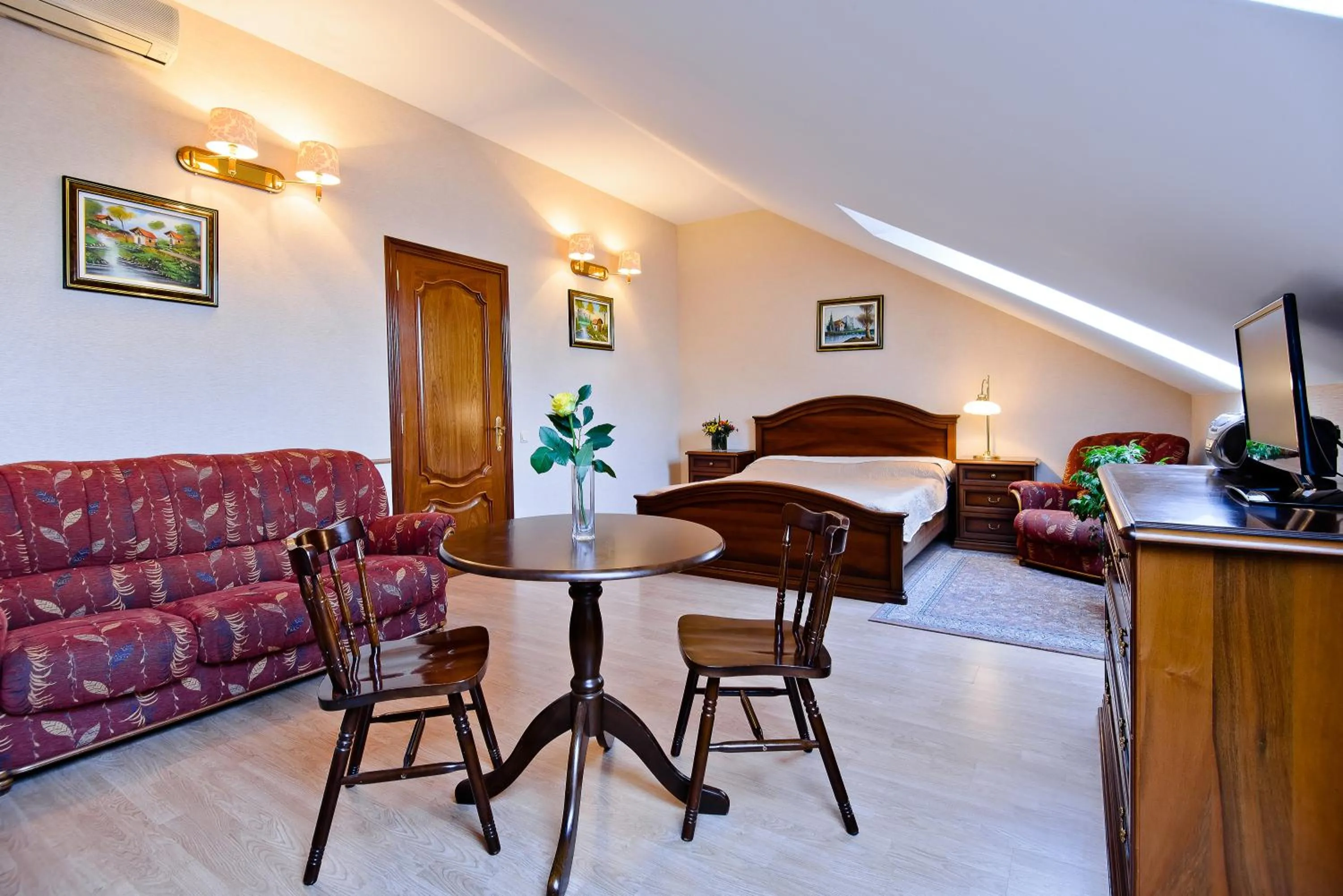 Decorative detail in Khreschatyk Suites