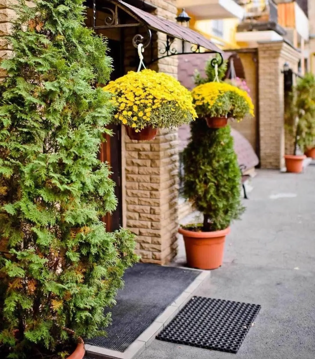 Property building in Khreschatyk Suites