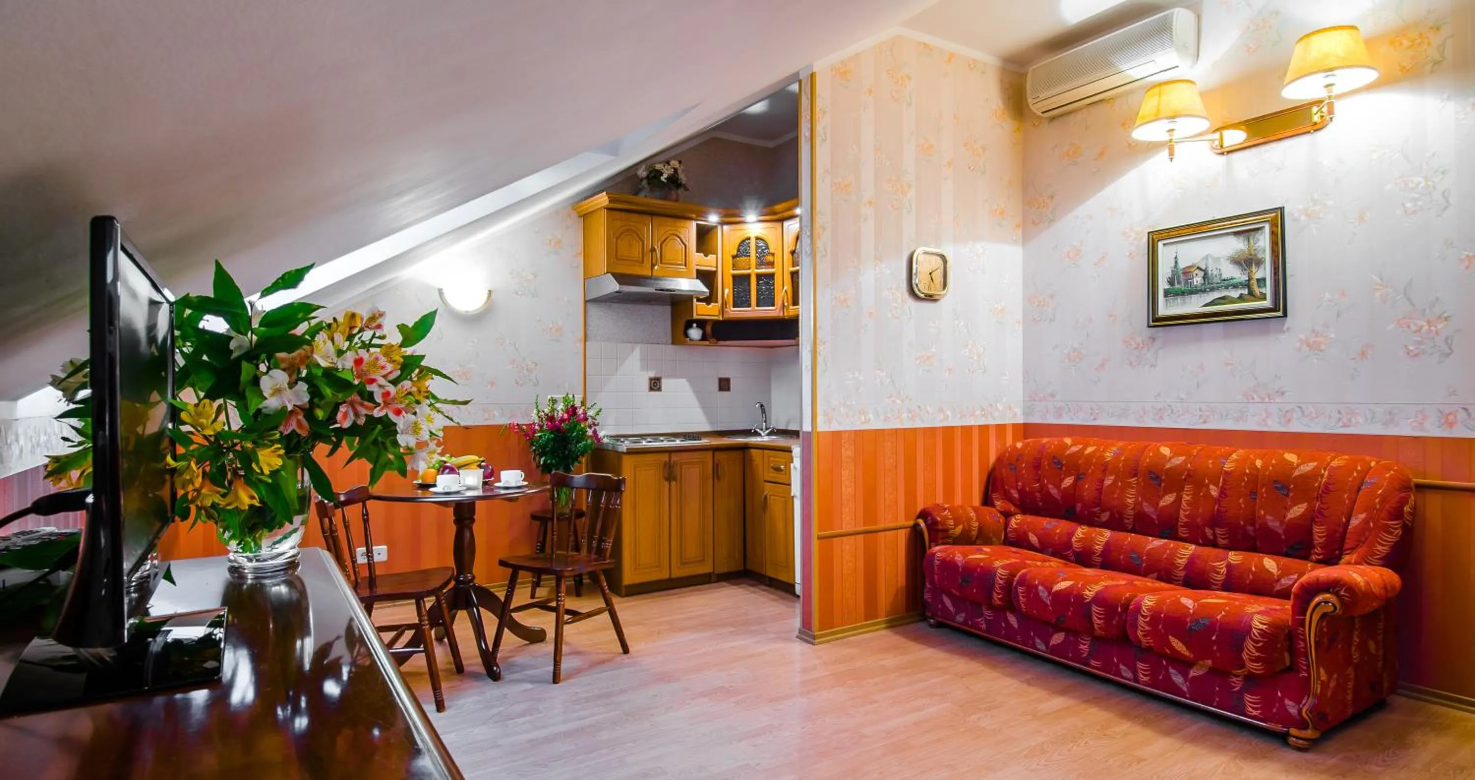Kitchen or kitchenette in Khreschatyk Suites