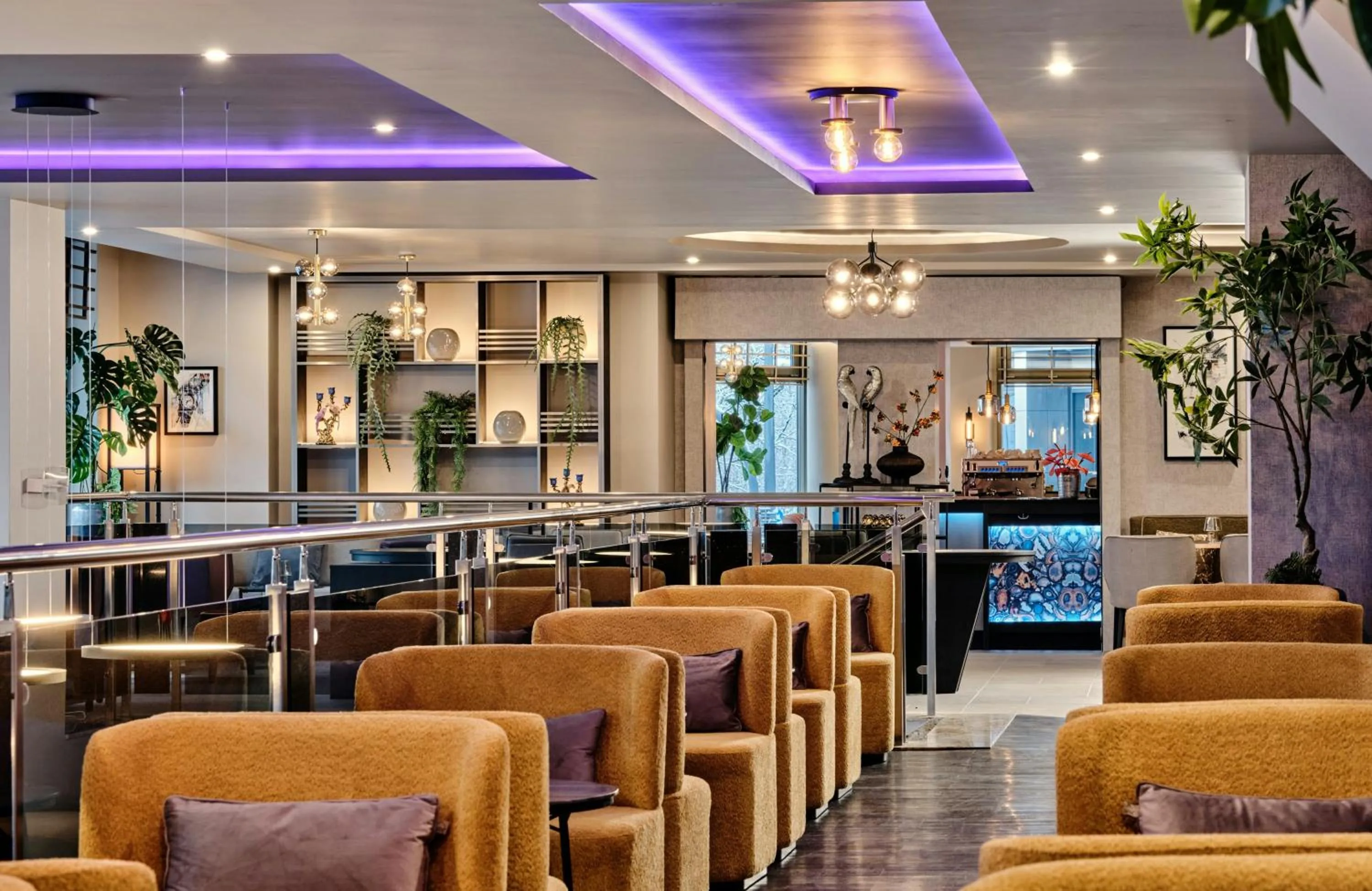 Lounge or bar in Leonardo Royal Hotel Warsaw