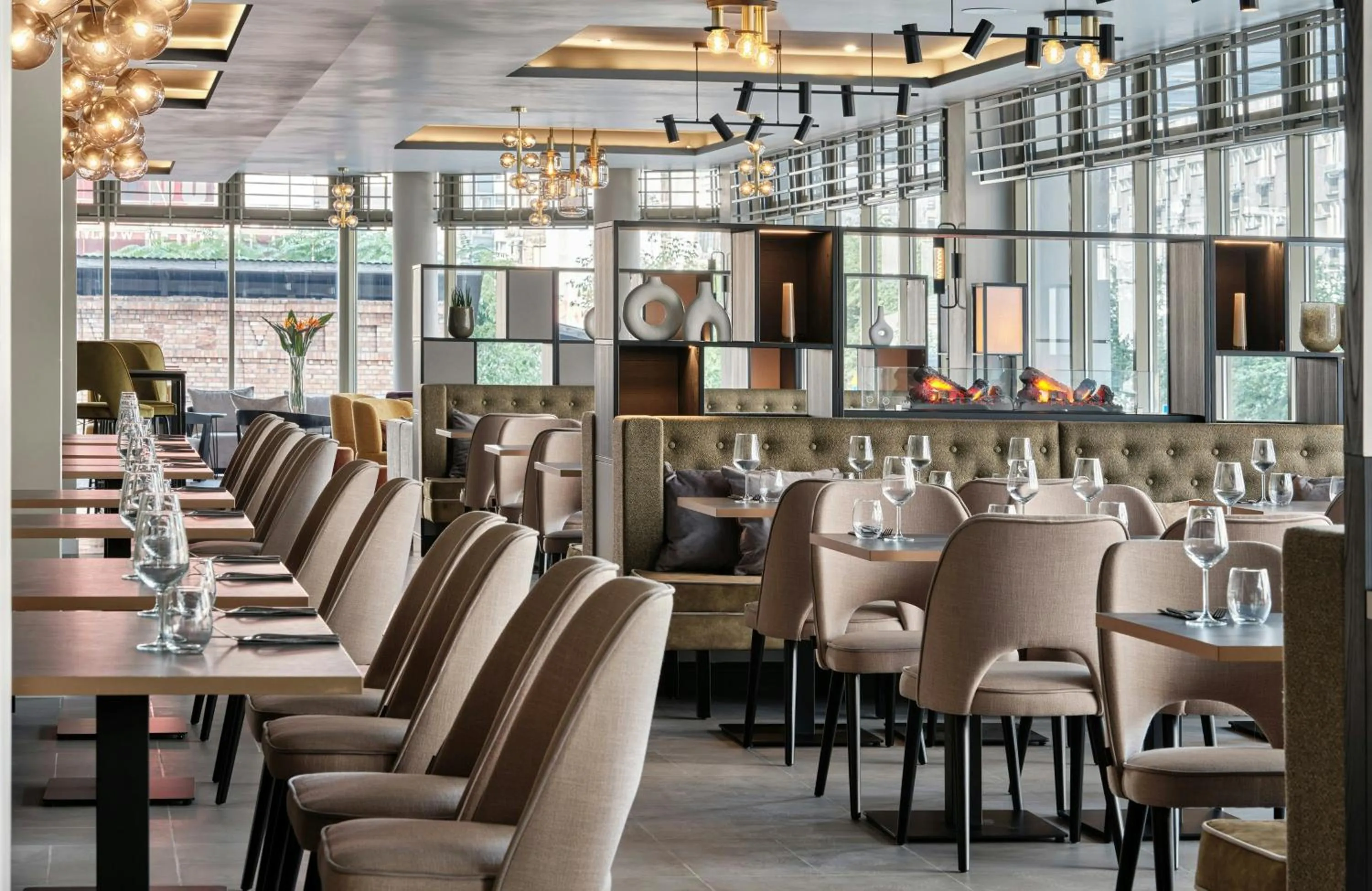 Restaurant/places to eat in Leonardo Royal Hotel Warsaw