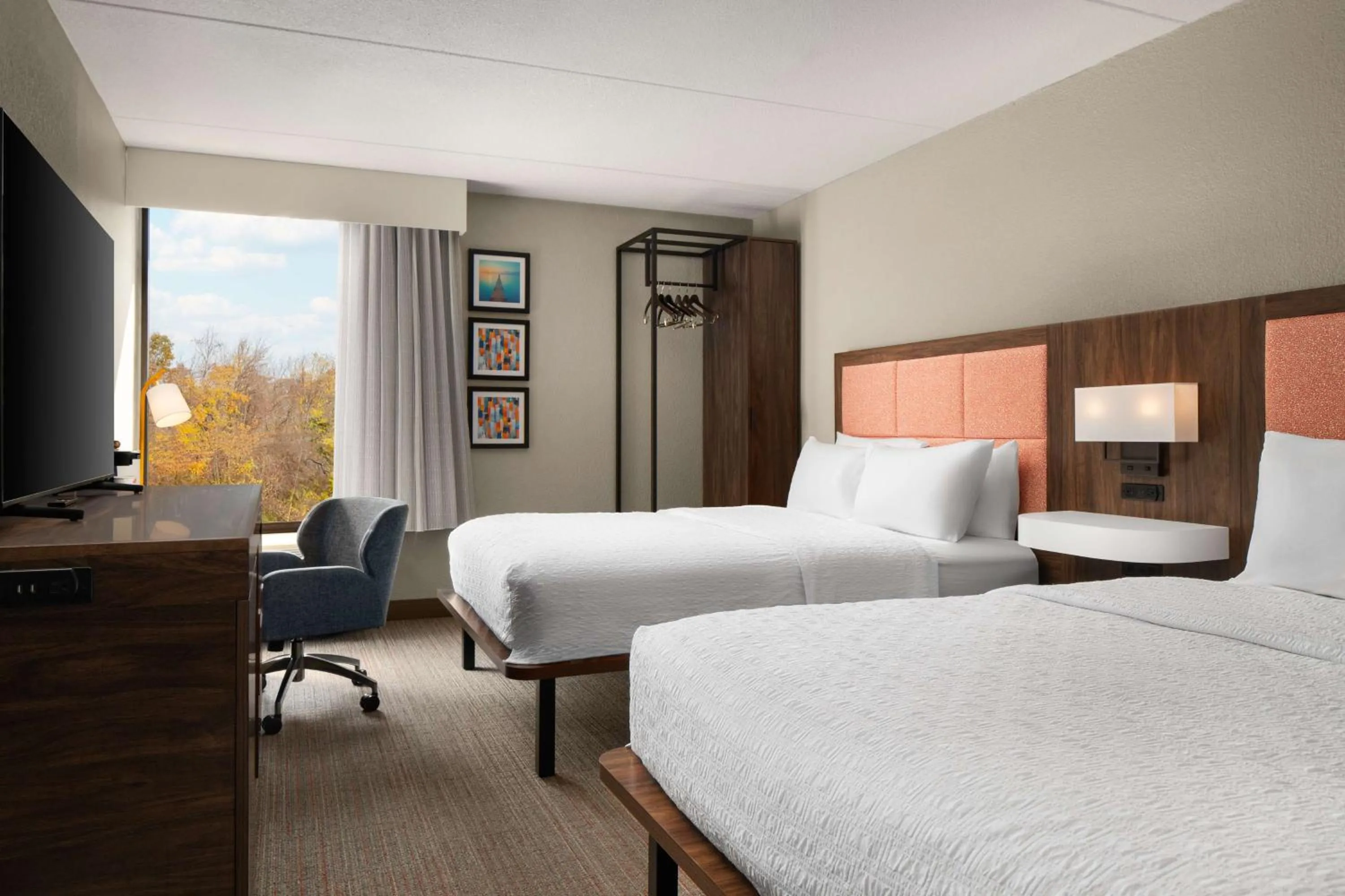 Bed in Hampton Inn Norfolk/Virginia Beach