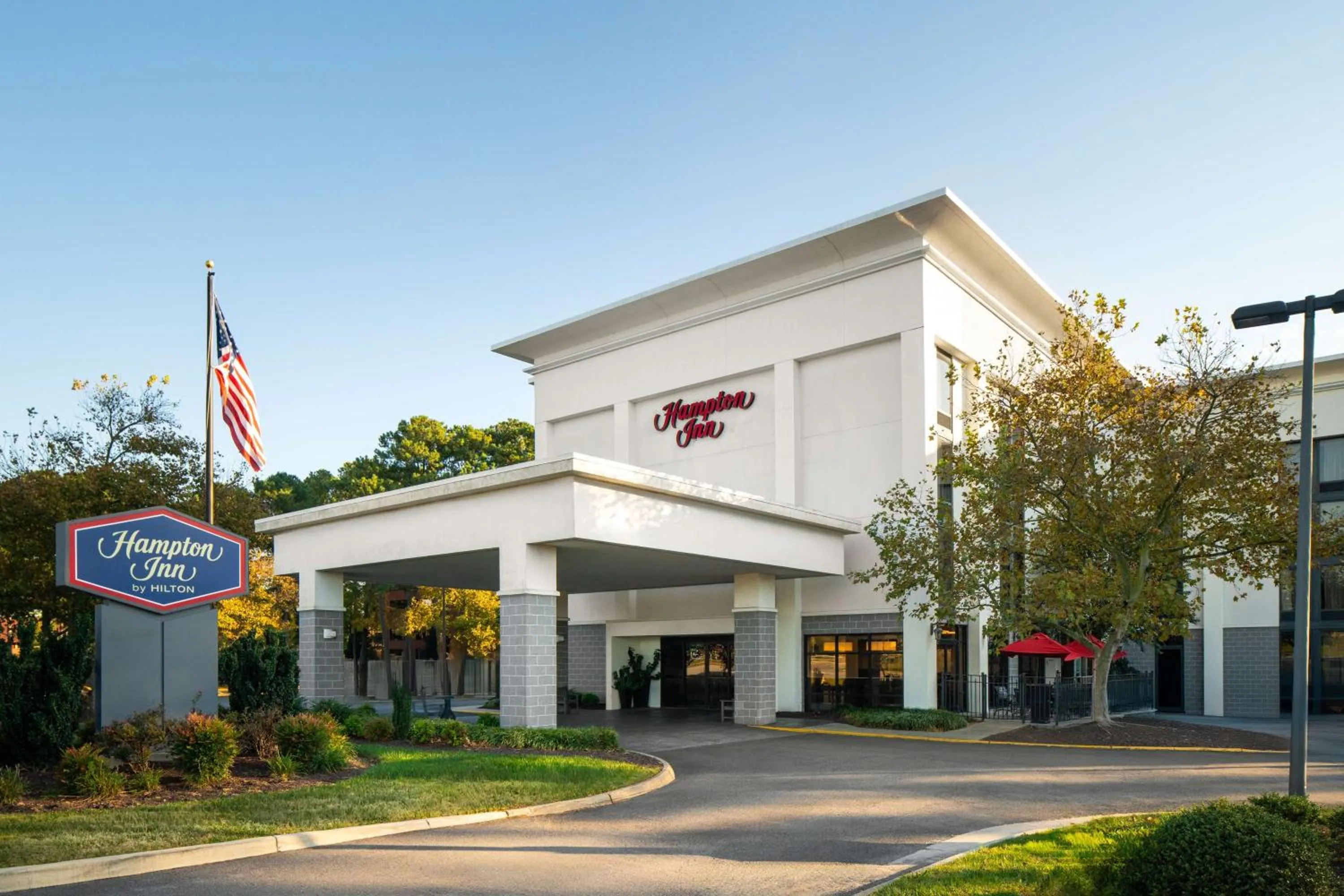 Property building in Hampton Inn Norfolk/Virginia Beach