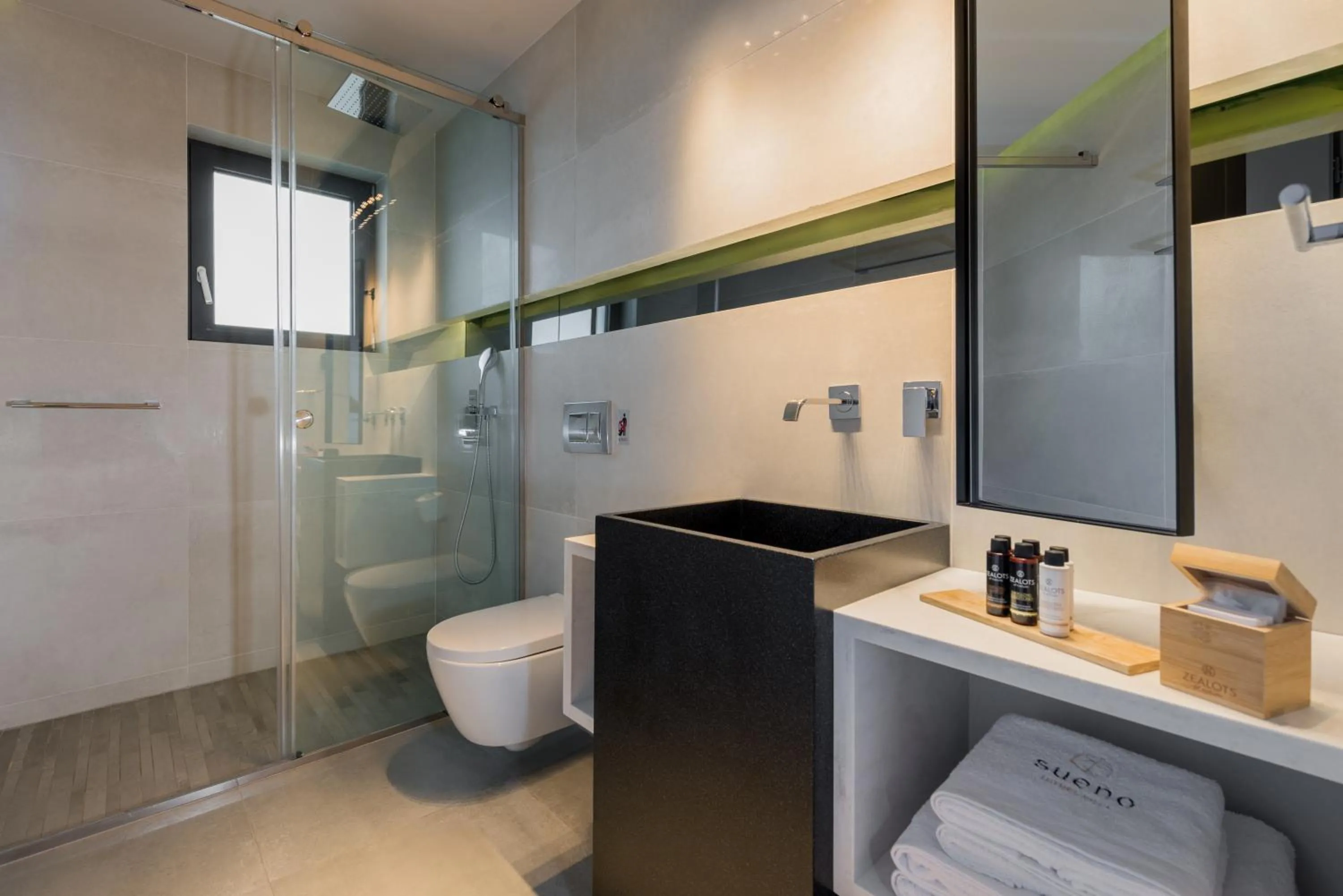 Toilet in Sueño LUXURY VILLA, in Argasi 180 Iconic Sea View