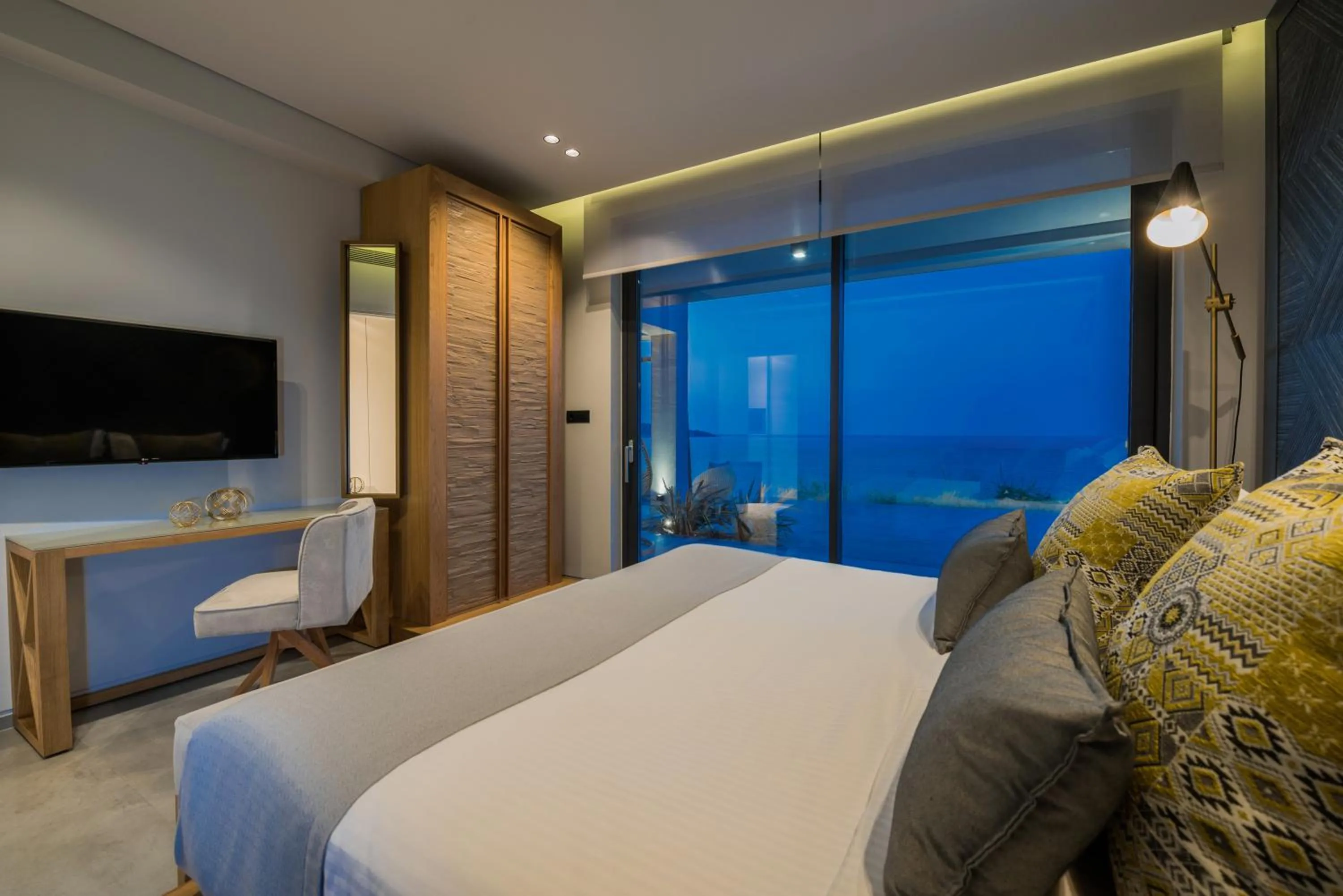 Bed in Sueño LUXURY VILLA, in Argasi 180 Iconic Sea View