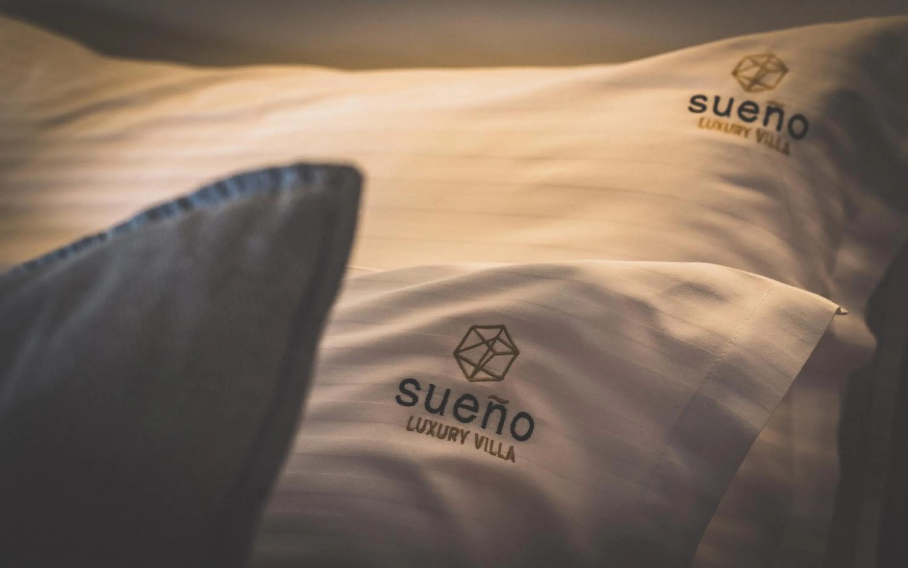Bed in Sueño LUXURY VILLA, in Argasi 180 Iconic Sea View