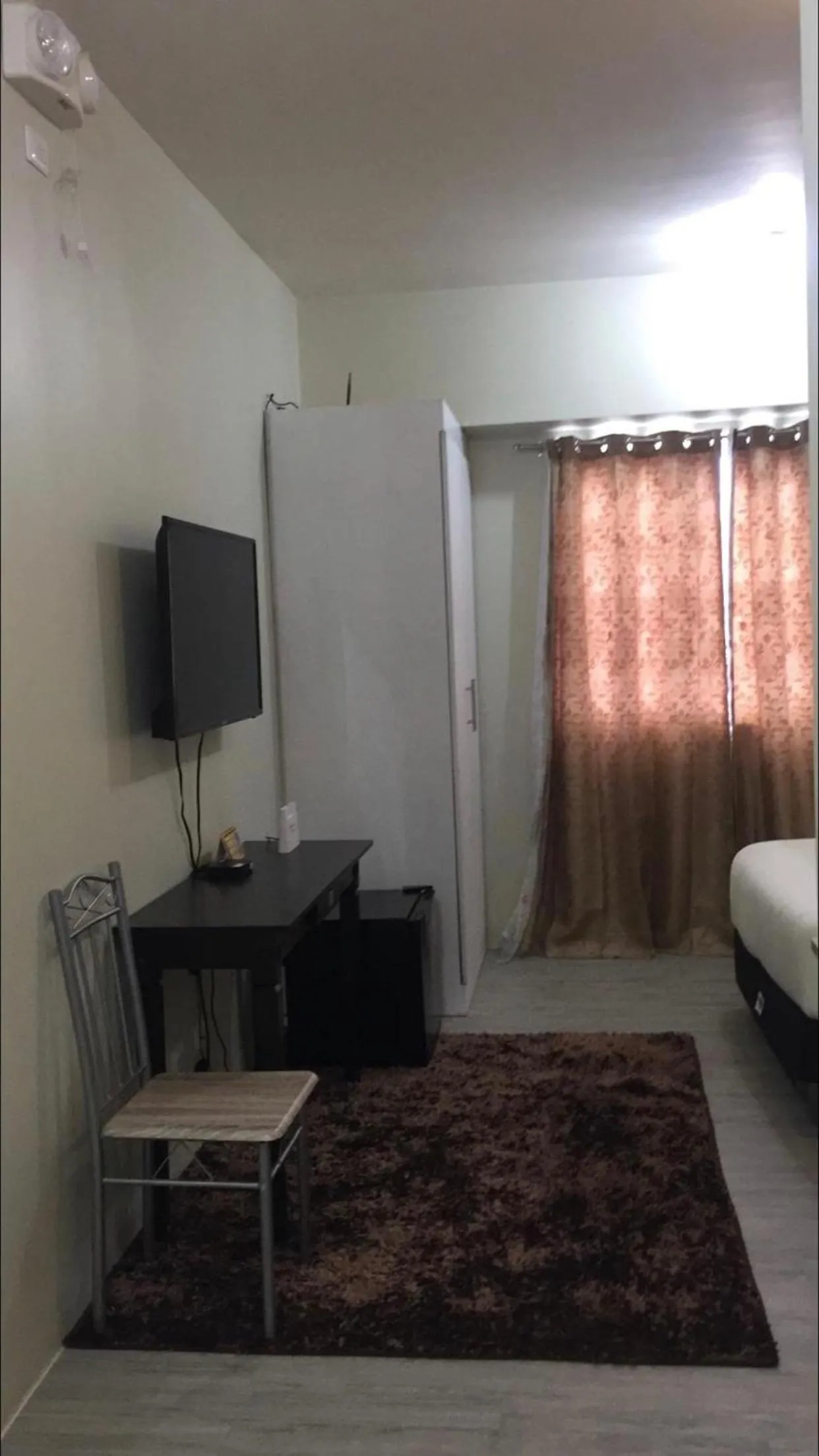 TV and multimedia, Bed in Staycation condo with pool near SM Tungko, Bulacan