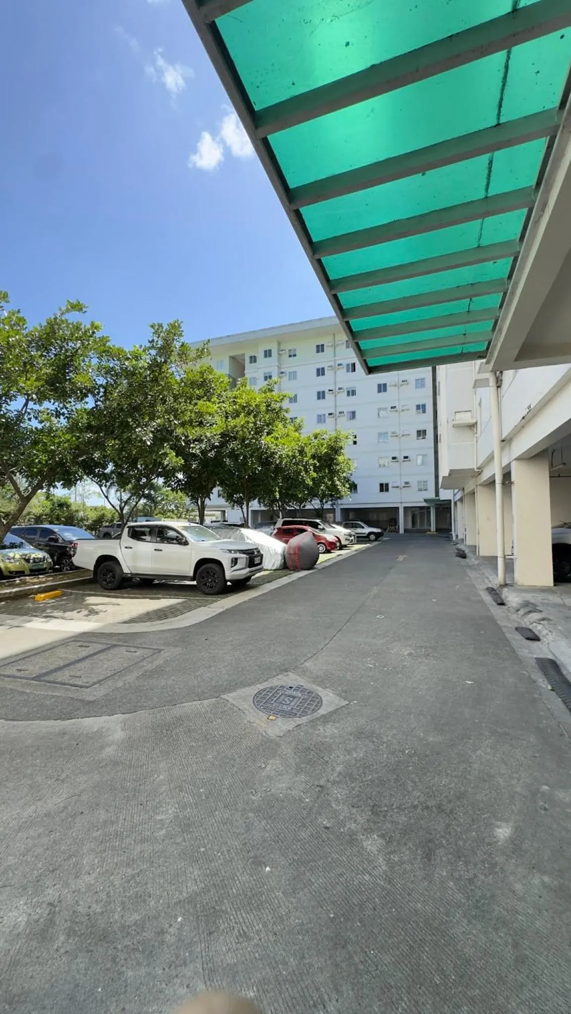 Staycation condo with pool near SM Tungko, Bulacan