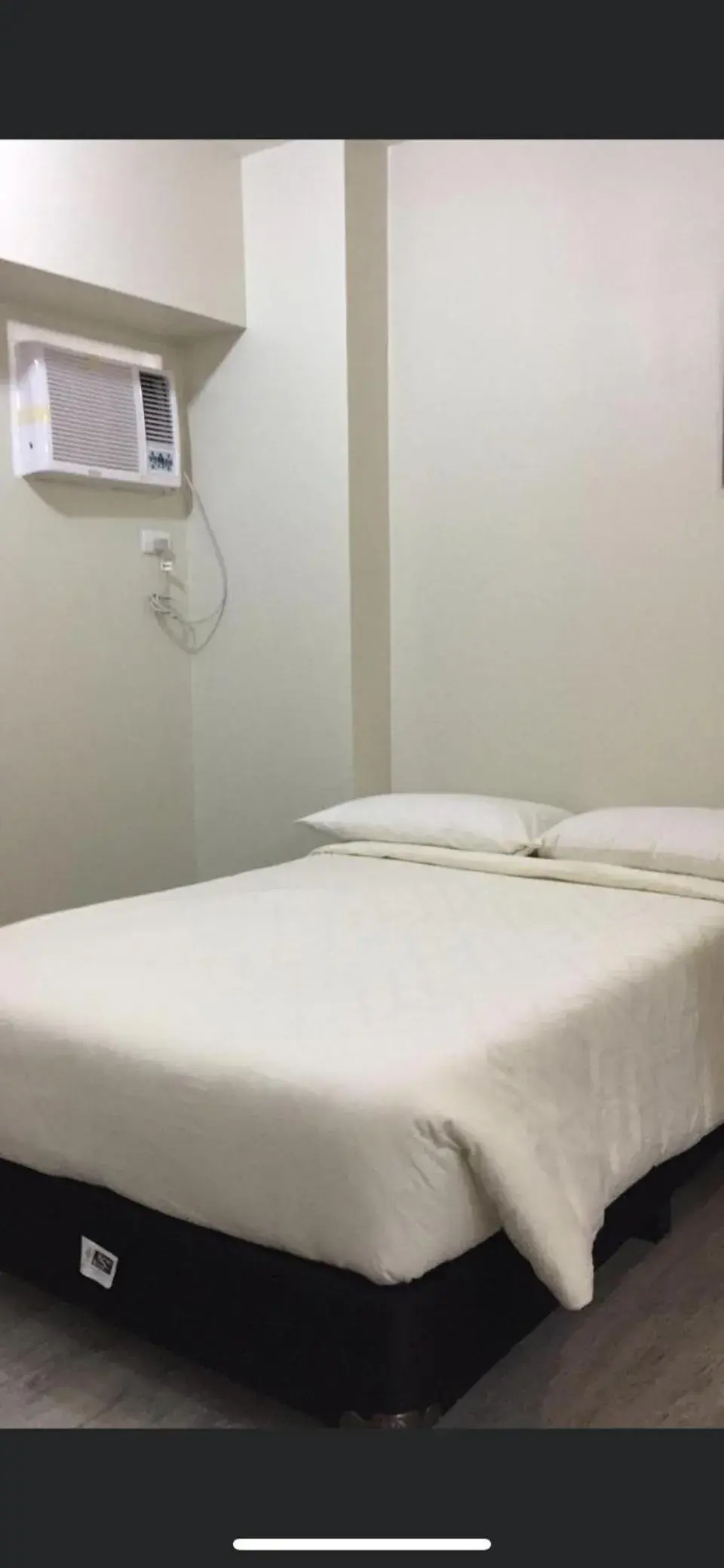 Studio in Staycation condo with pool near SM Tungko, Bulacan Studio in Staycation condo with pool near SM Tungko, Bulacan