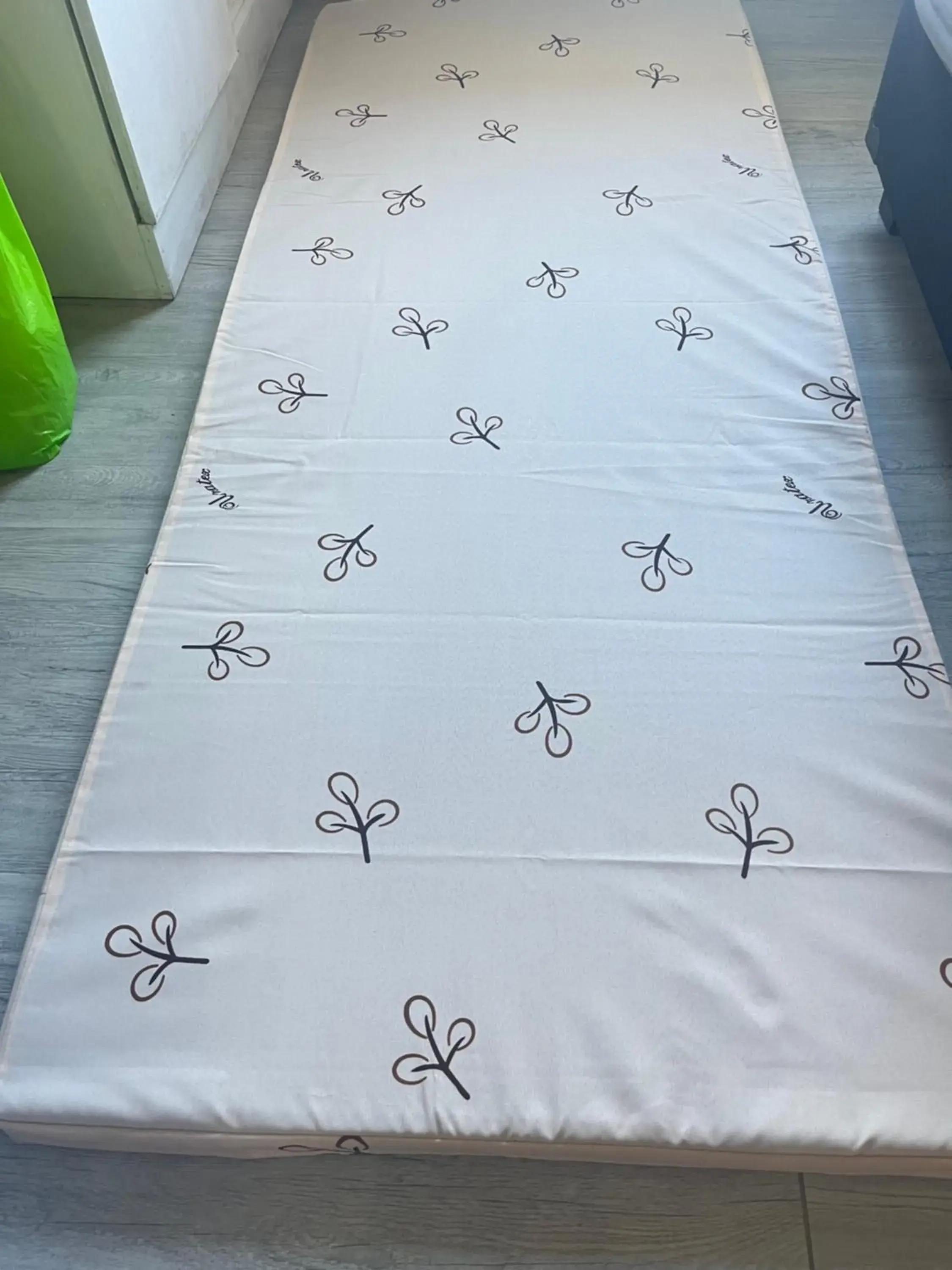 Studio in Staycation condo with pool near SM Tungko, Bulacan Studio in Staycation condo with pool near SM Tungko, Bulacan