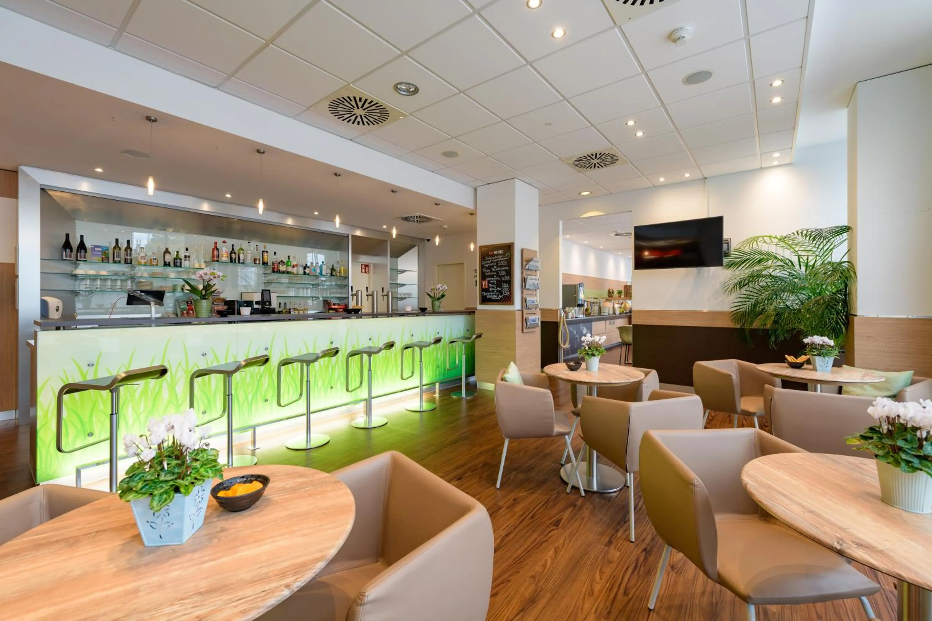 Lounge or bar in ibis Heilbronn City